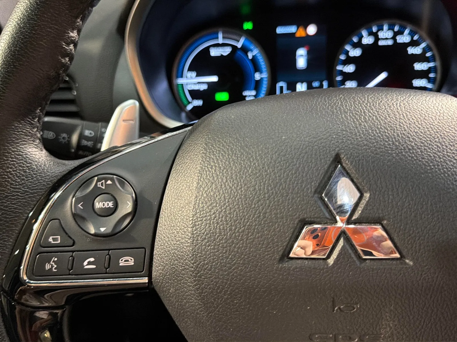 Mitsubishi Eclipse Cross PHEV Kaiteki 4WD - foto 8