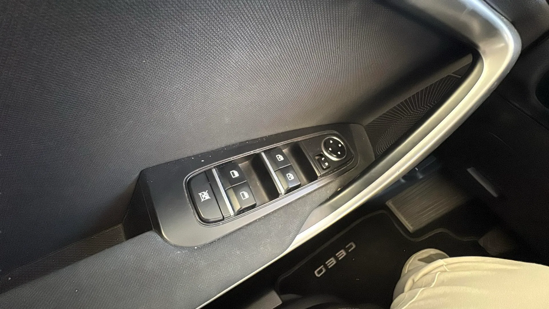 Kia Ceed 1.6 MHEV iMT Drive - foto 16
