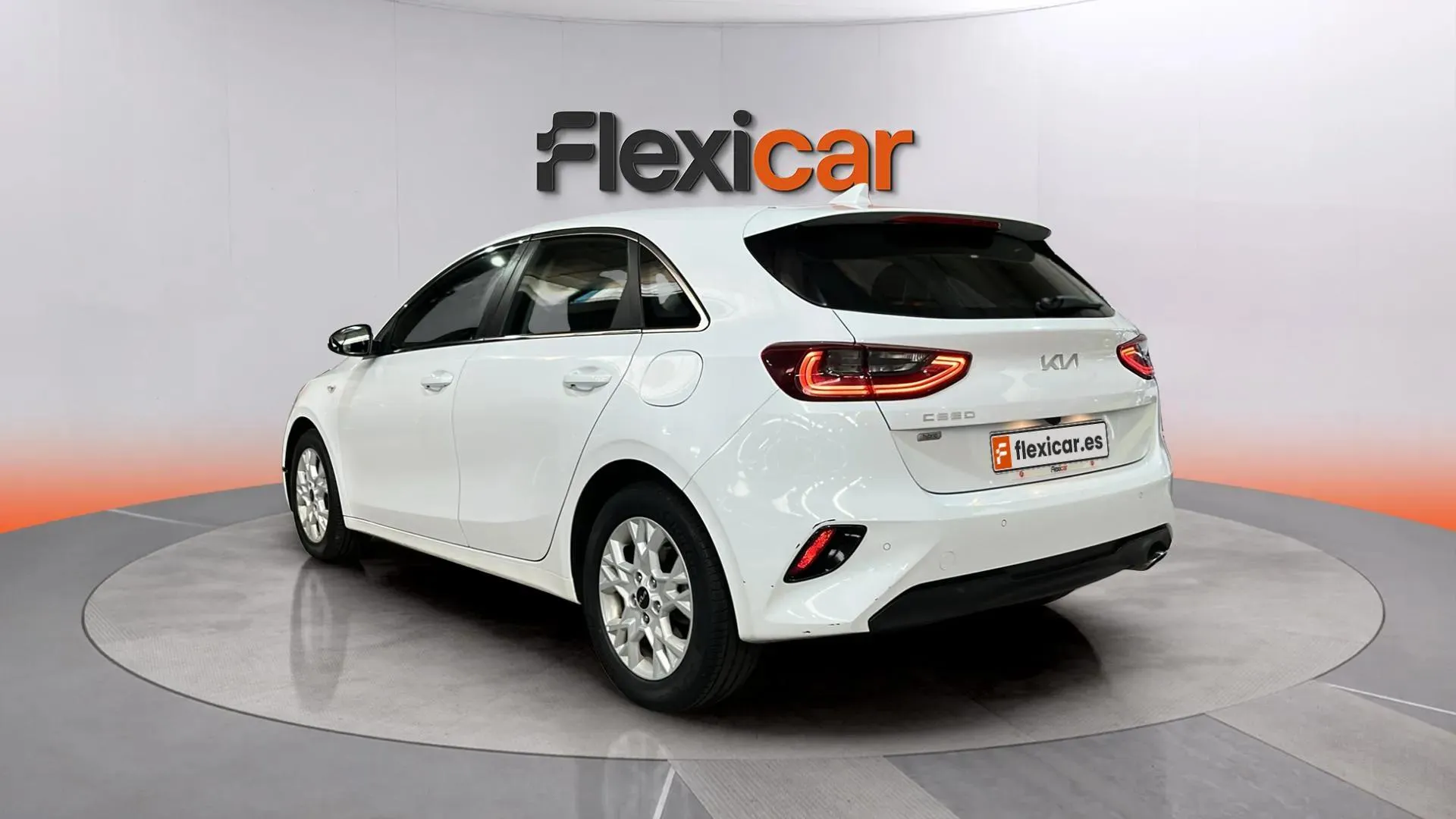 Kia Ceed 1.6 MHEV iMT Drive - foto 5