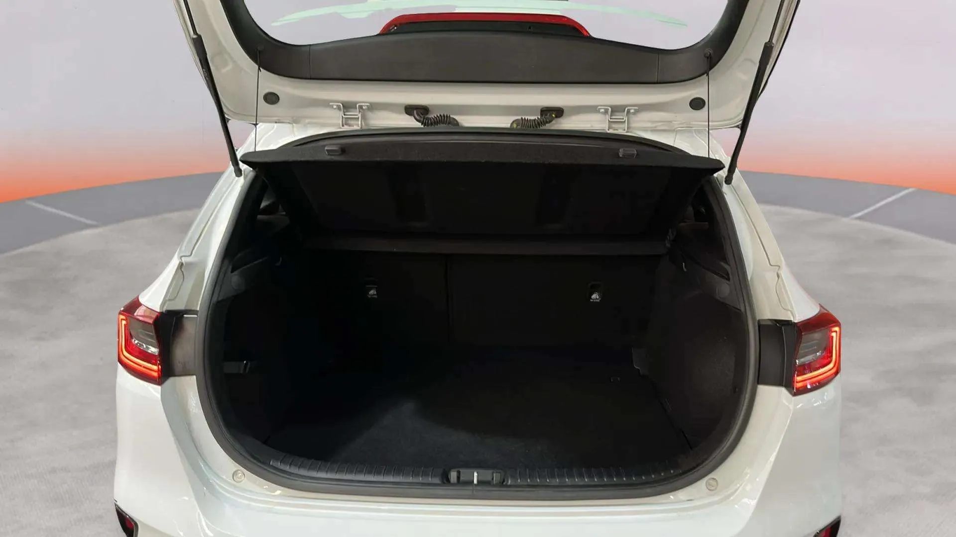Kia Ceed 1.6 MHEV iMT Drive - foto 28