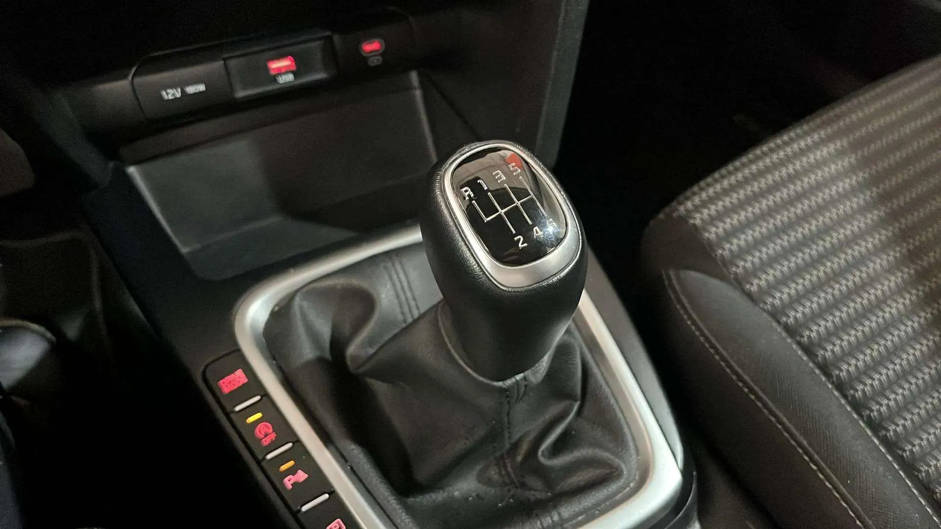 Kia Ceed 1.6 MHEV iMT Drive - foto 27