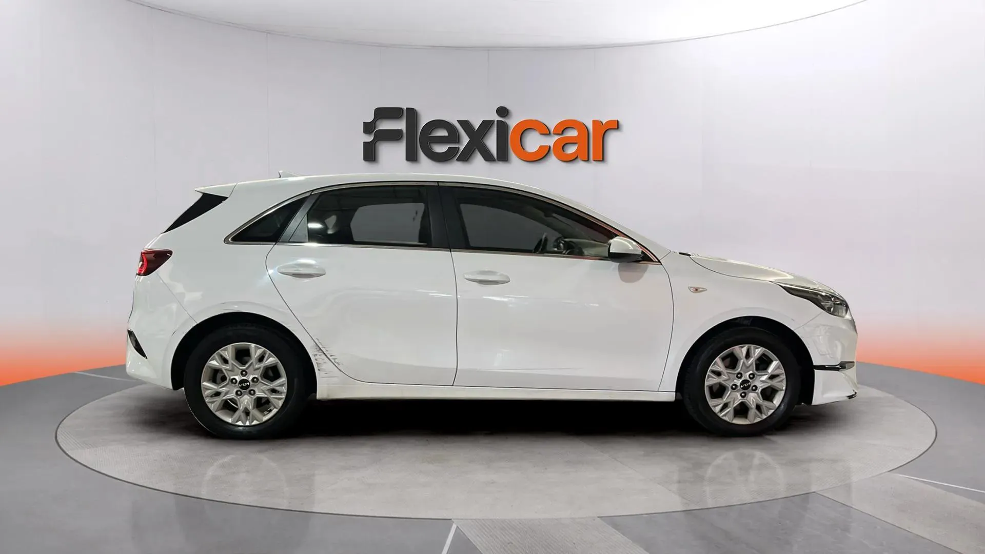 Kia Ceed 1.6 MHEV iMT Drive - foto 8