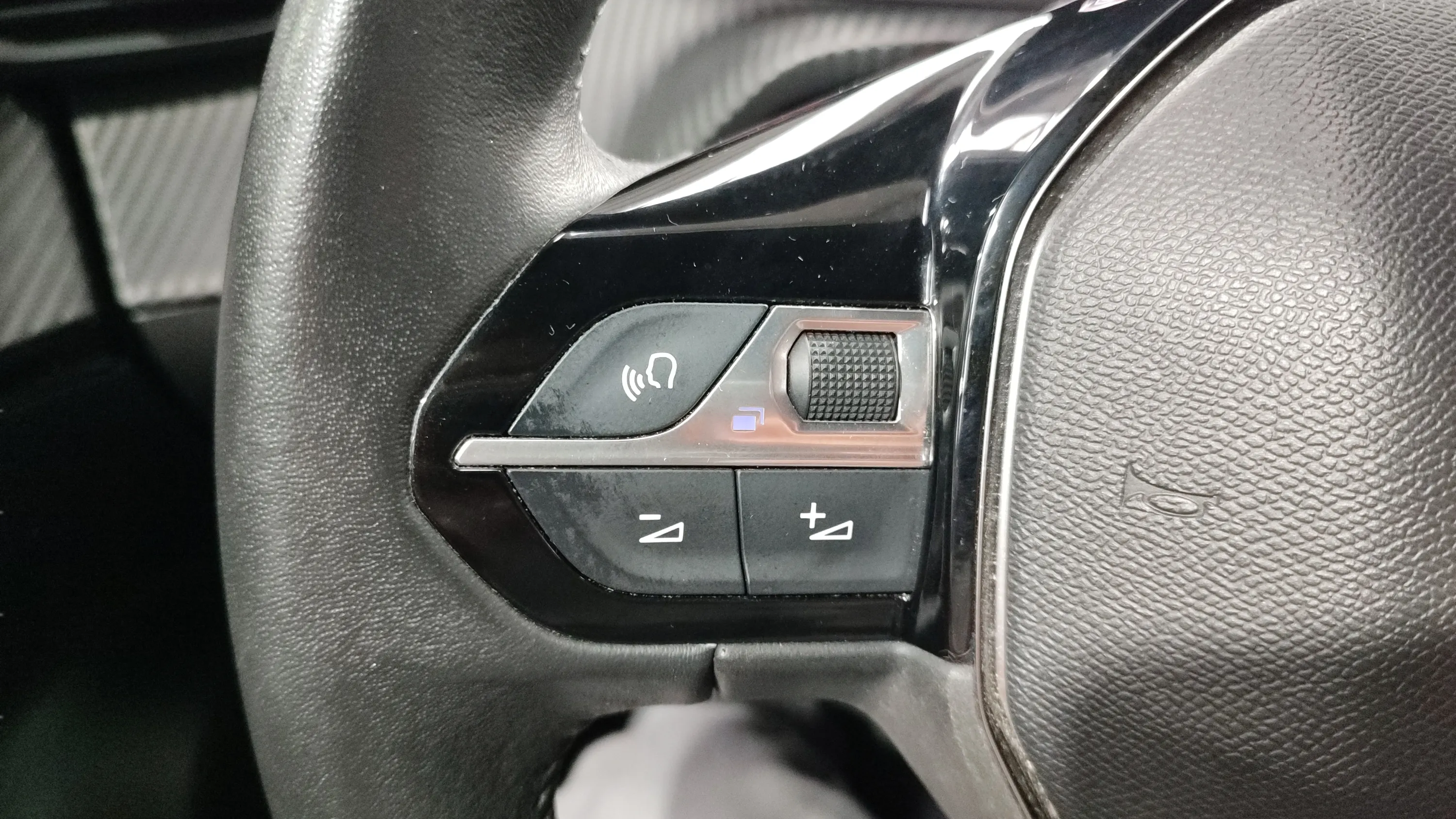 Peugeot 2008 Active Pack PureTech 100 - foto 13