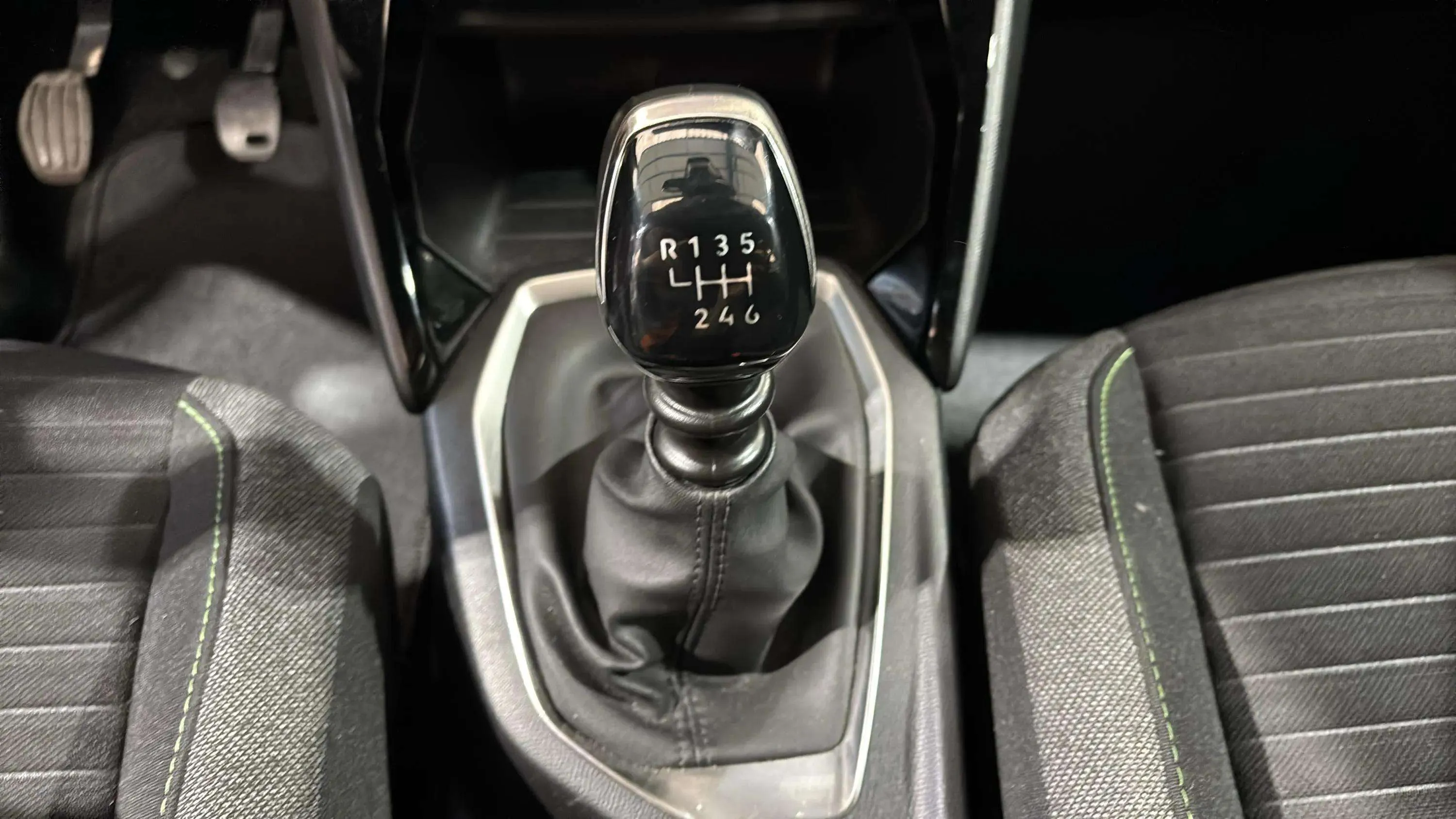 Peugeot 2008 Active Pack PureTech 100 - foto 16