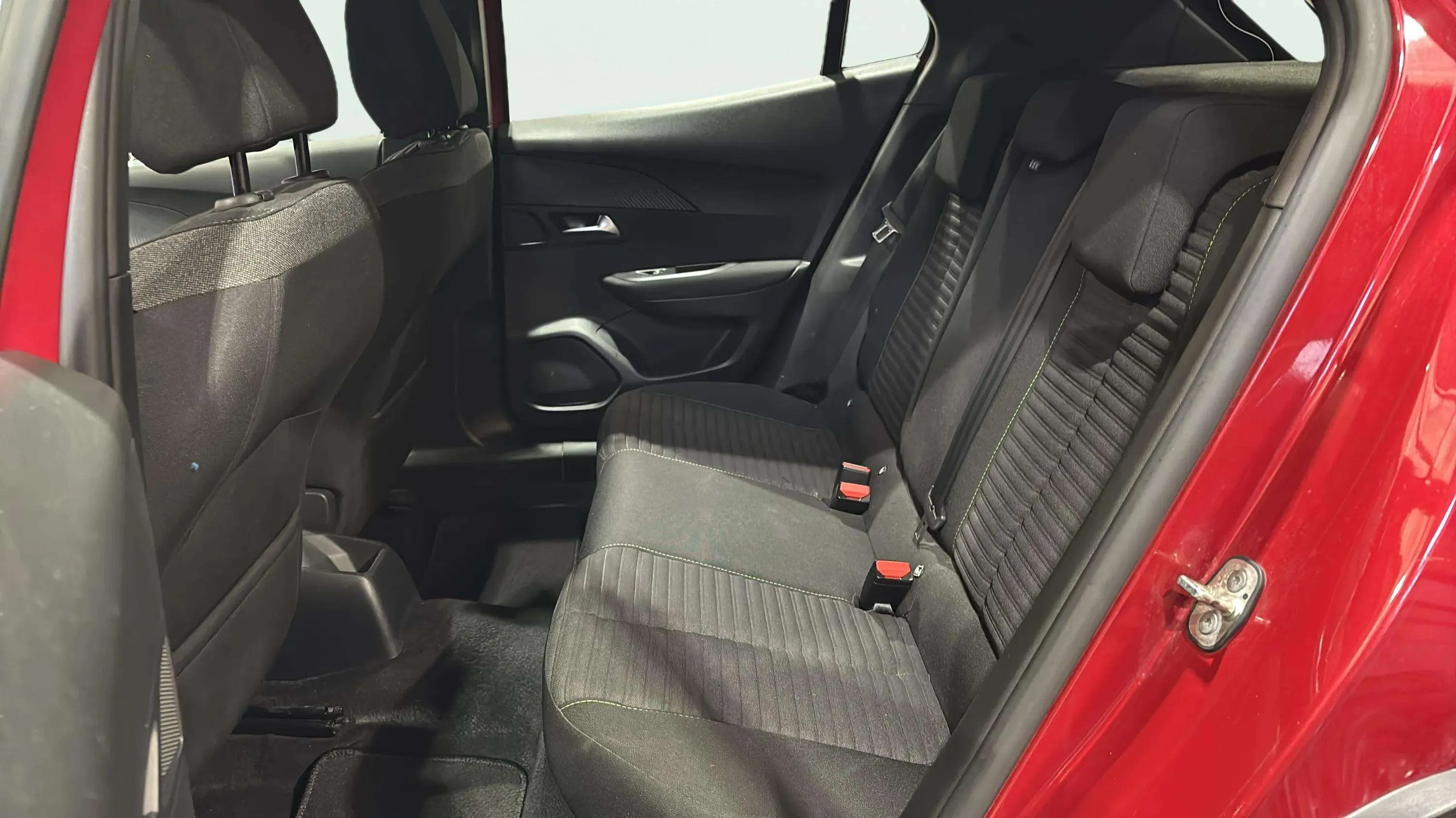 Peugeot 2008 Active Pack PureTech 100 - foto 19
