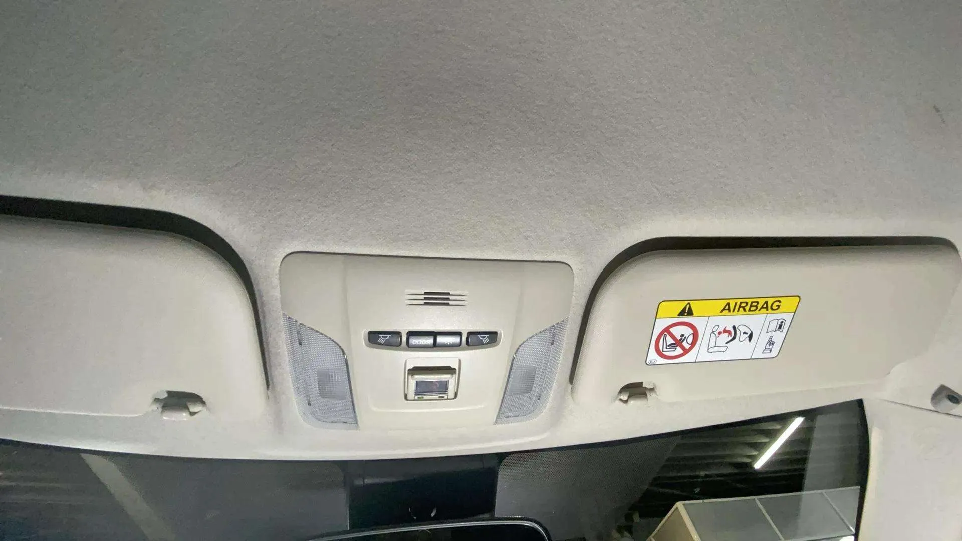 Toyota Corolla 1.5 - foto 31