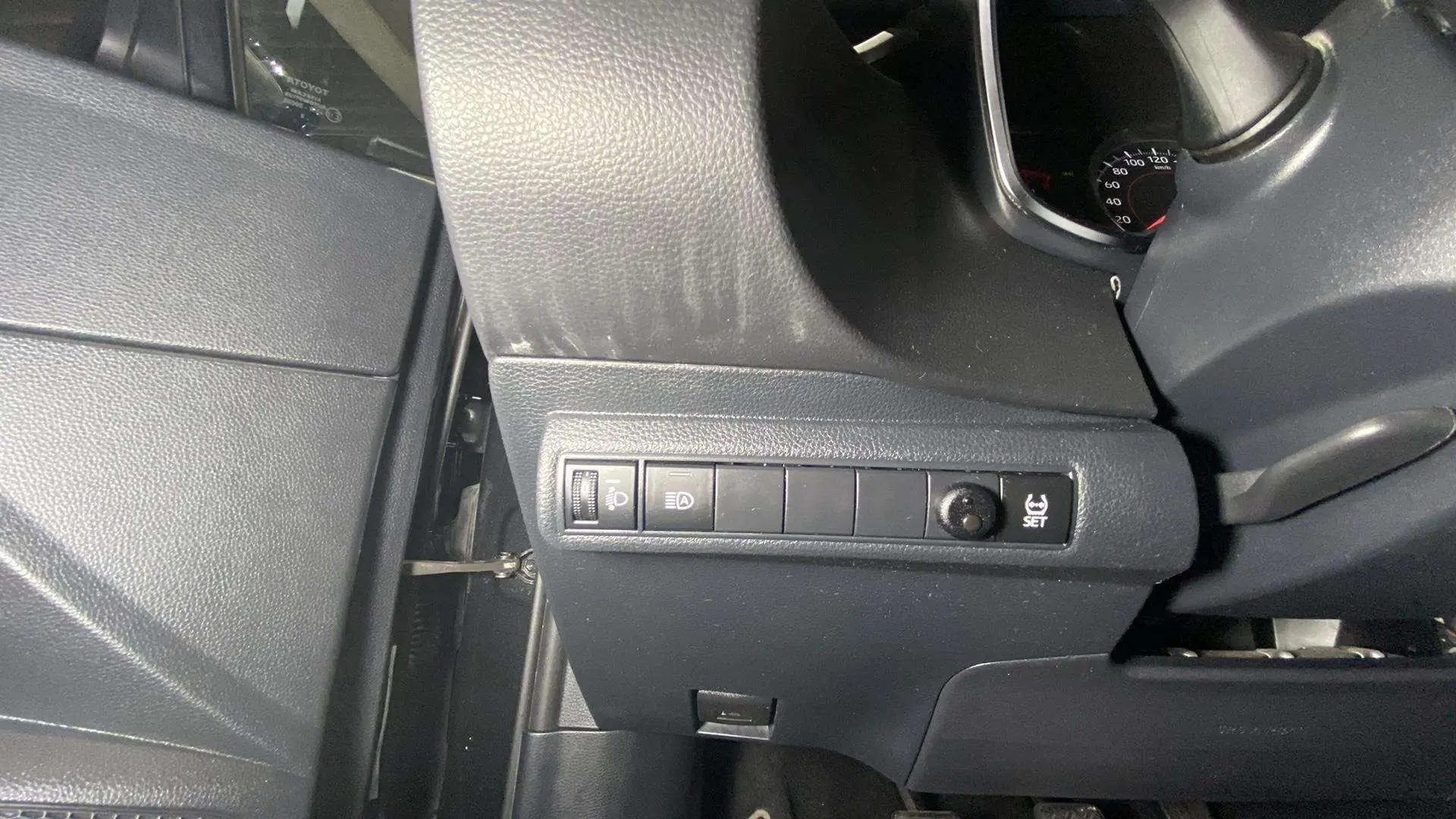 Toyota Corolla 1.5 - foto 26