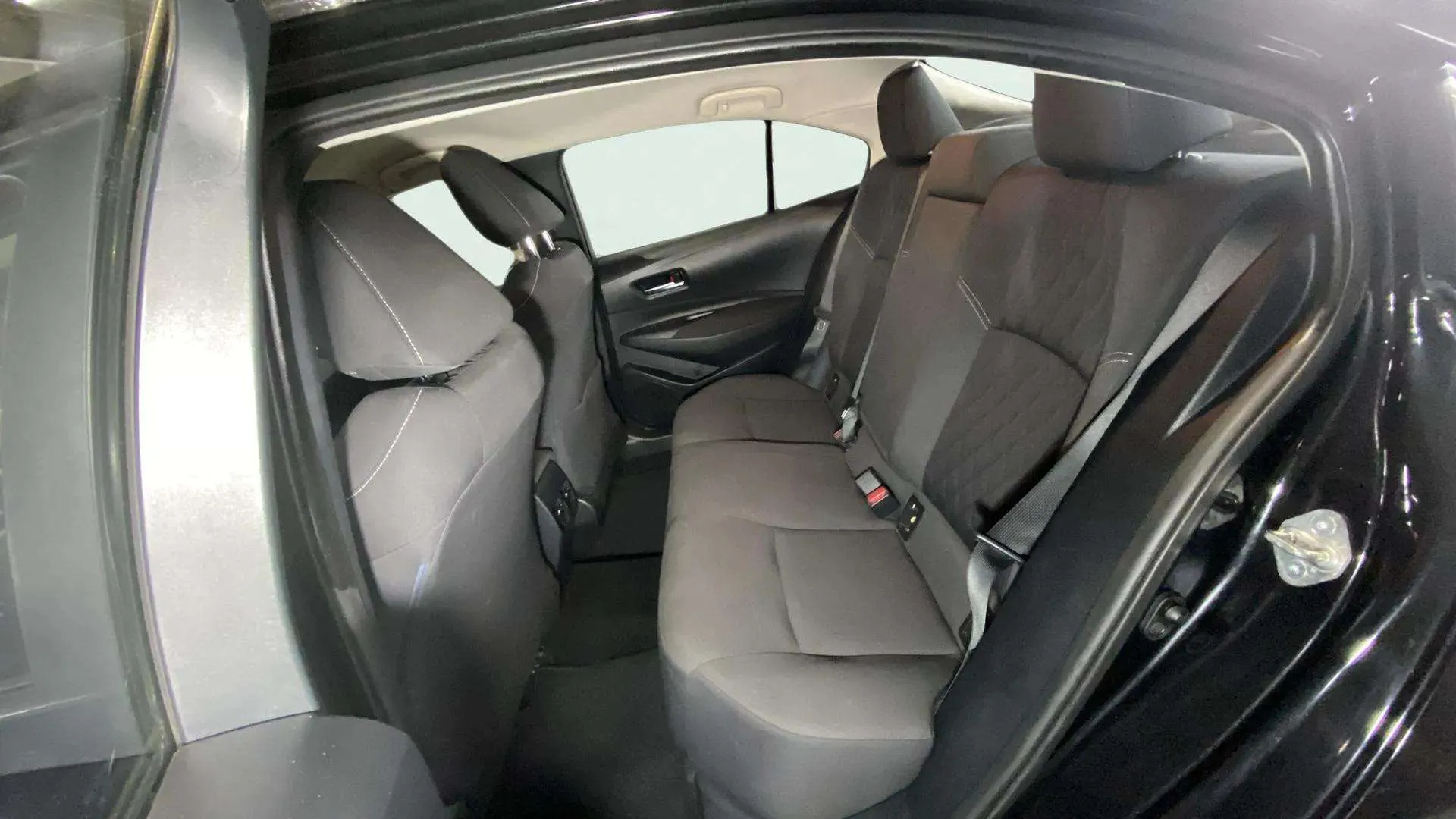Toyota Corolla 1.5 - foto 16