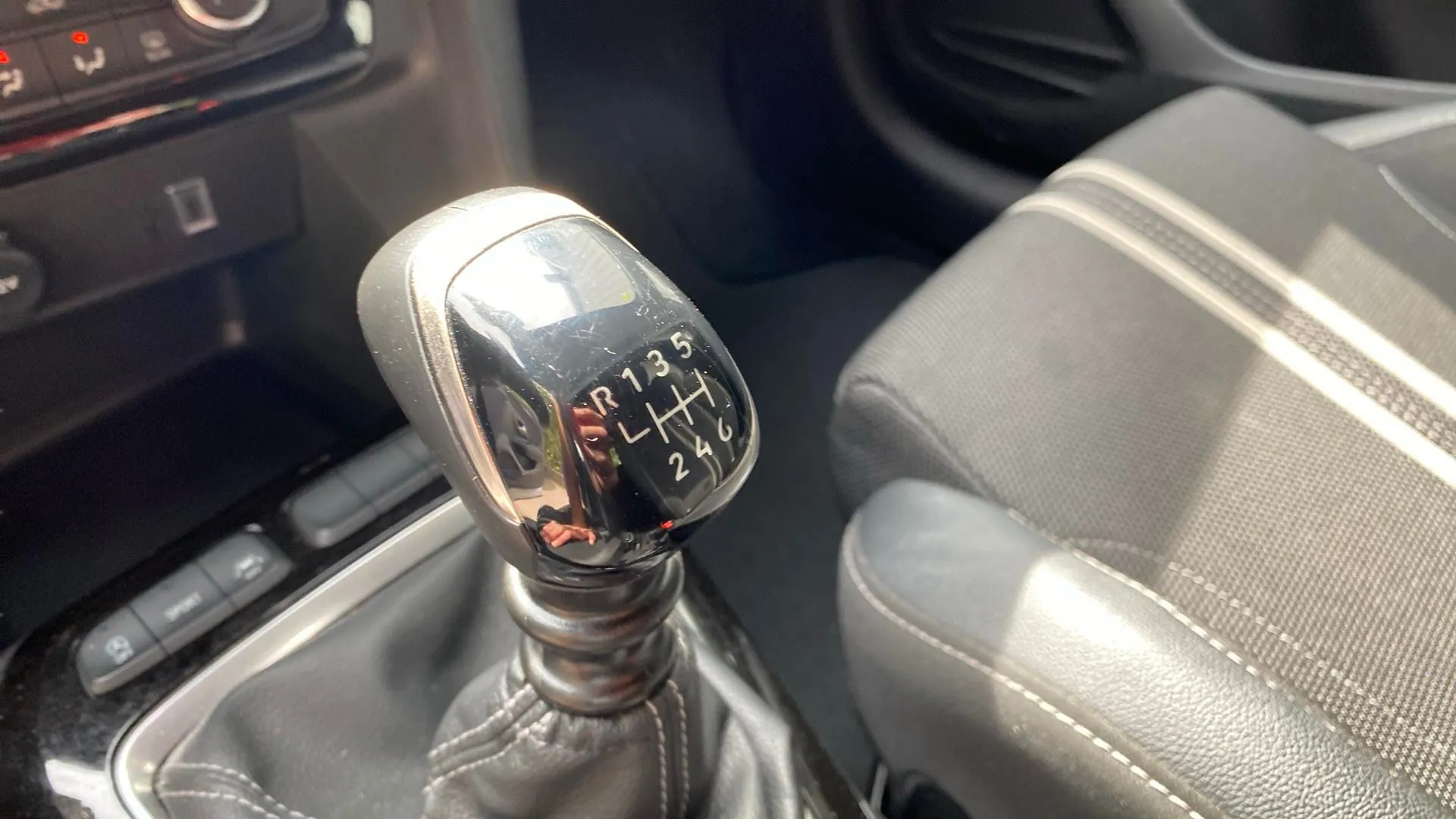 Opel Corsa 1.2 XEL Edition - foto 17