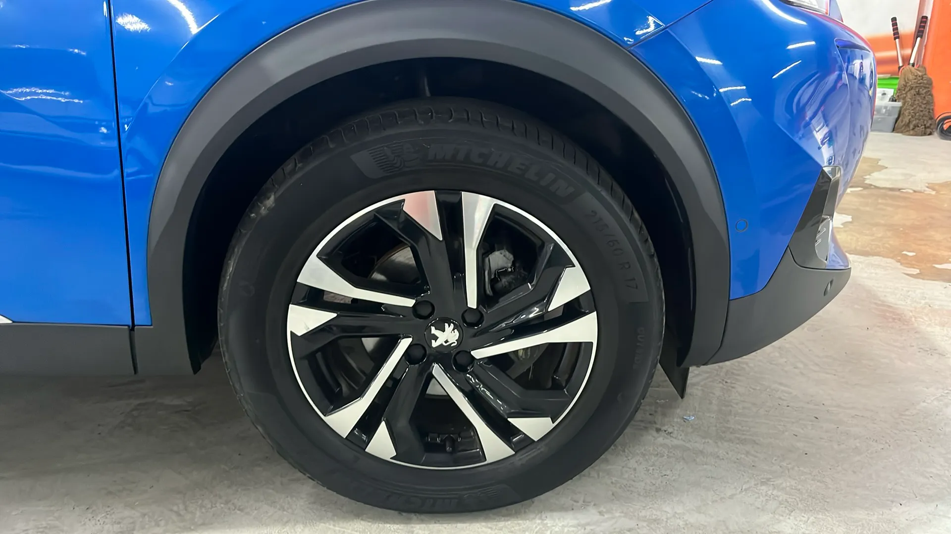 Peugeot 2008 GT PureTech 130 EAT8 - foto 13