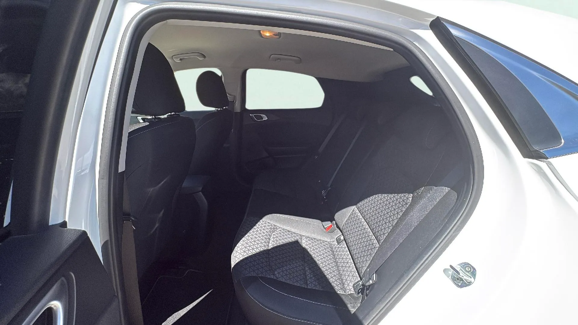 Kia XCeed 1.6 MHEV iMT Drive - foto 22