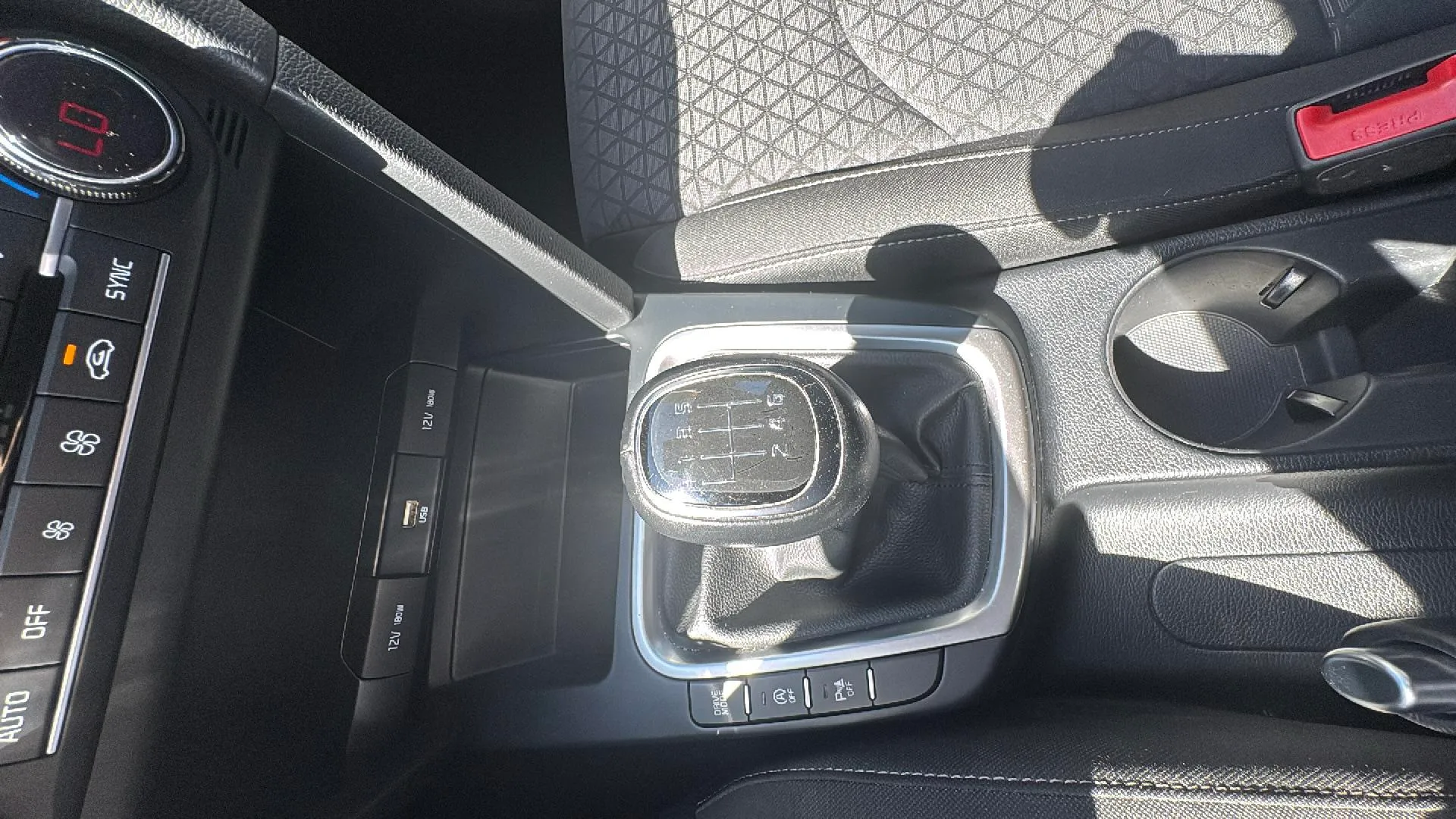 Kia XCeed 1.6 MHEV iMT Drive - foto 19