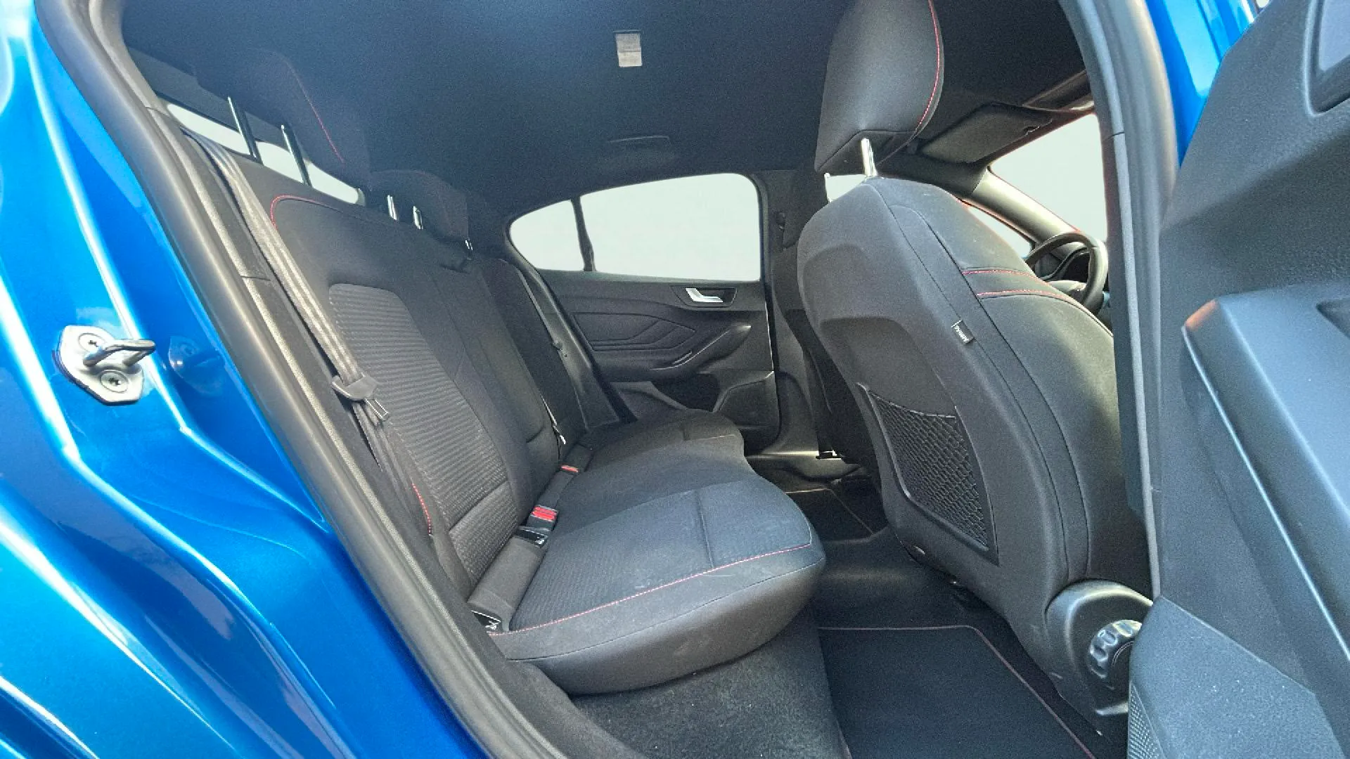 Ford Focus 1.0 EcoBoost MHEV ST-Line X - foto 16