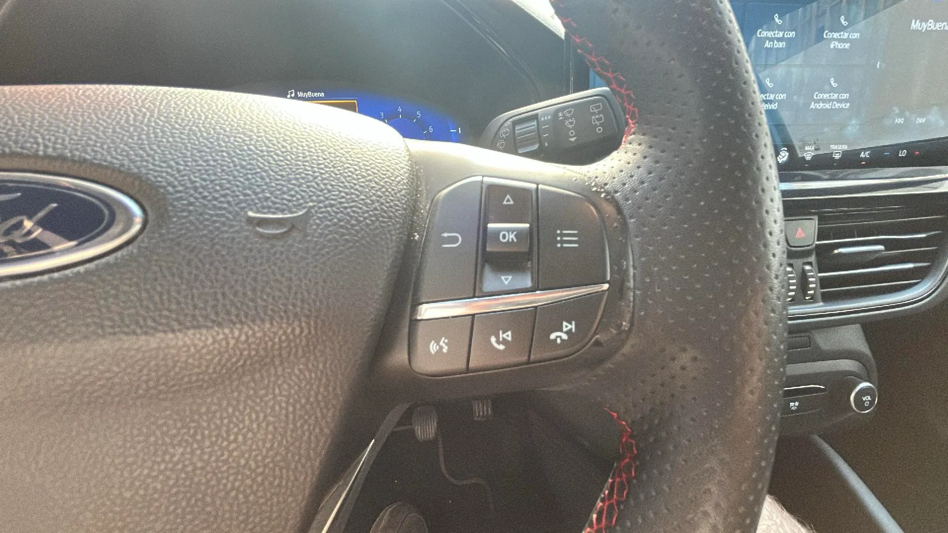 Ford Focus 1.0 EcoBoost MHEV ST-Line X - foto 11