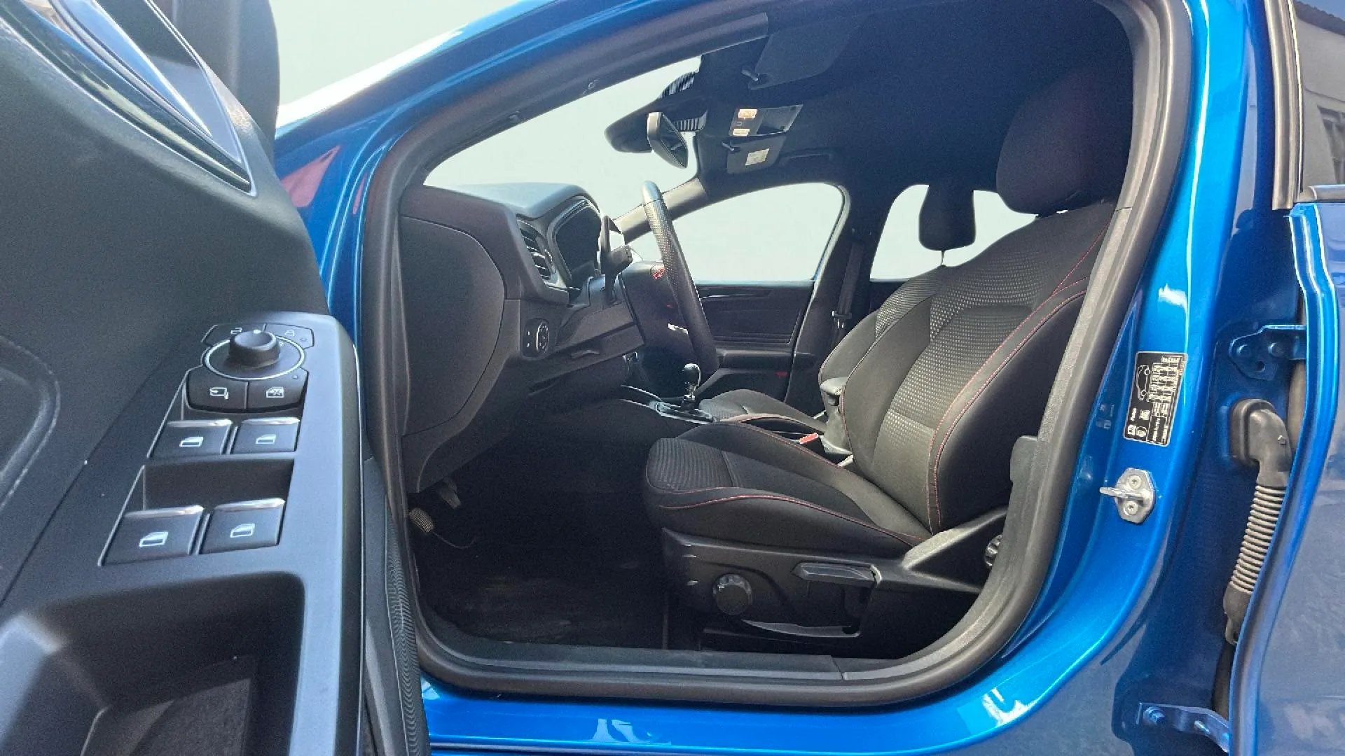Ford Focus 1.0 EcoBoost MHEV ST-Line X - foto 14