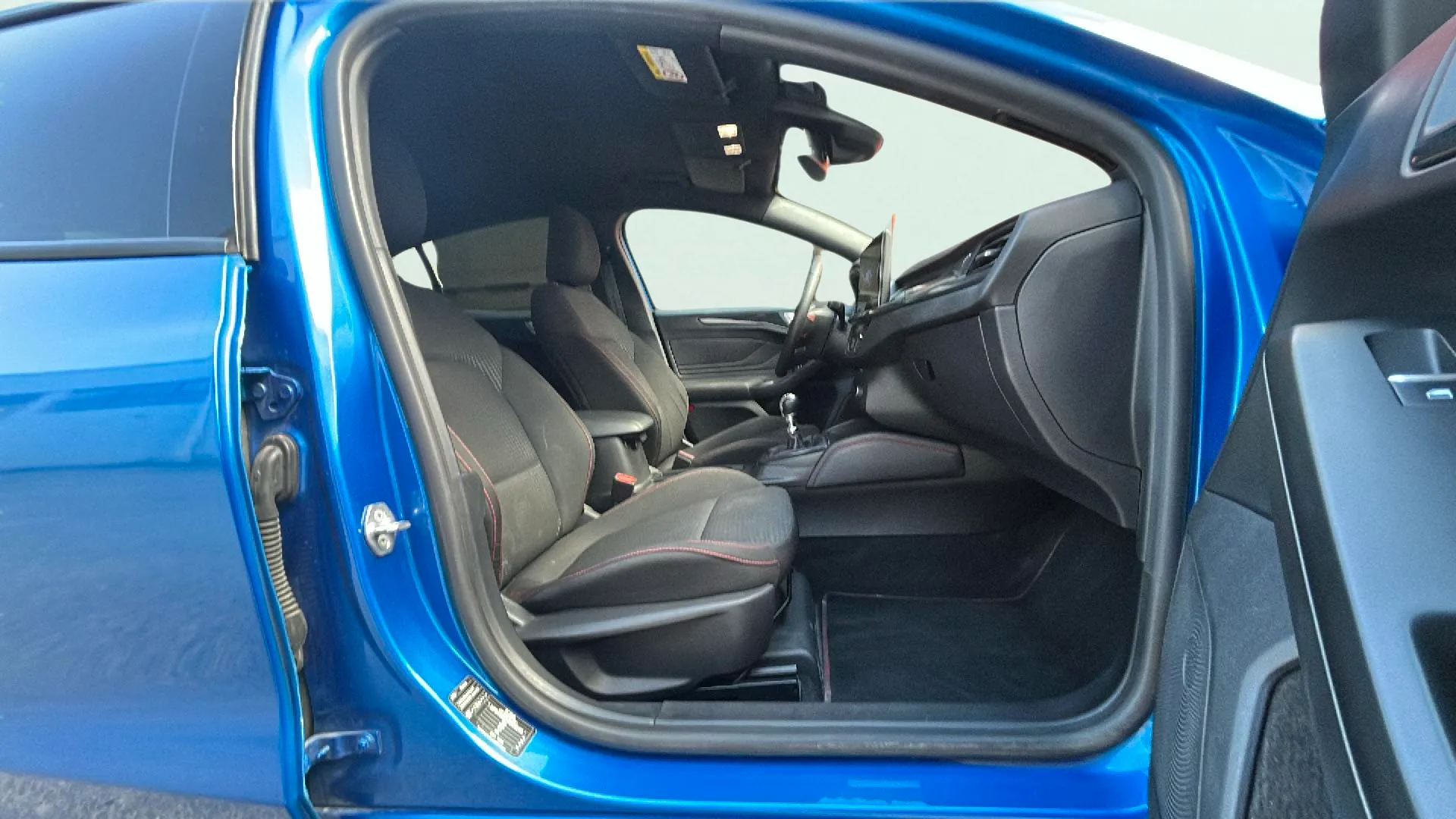 Ford Focus 1.0 EcoBoost MHEV ST-Line X - foto 15