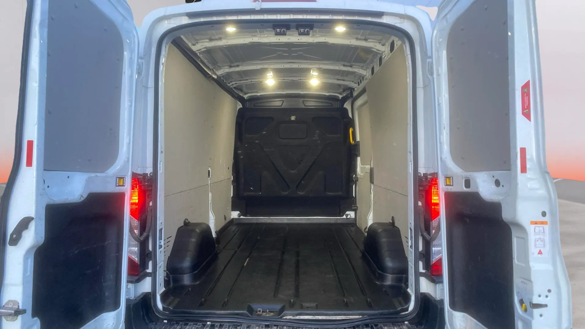 Ford Transit 350 L3H2 Van Trend FWD - foto 16