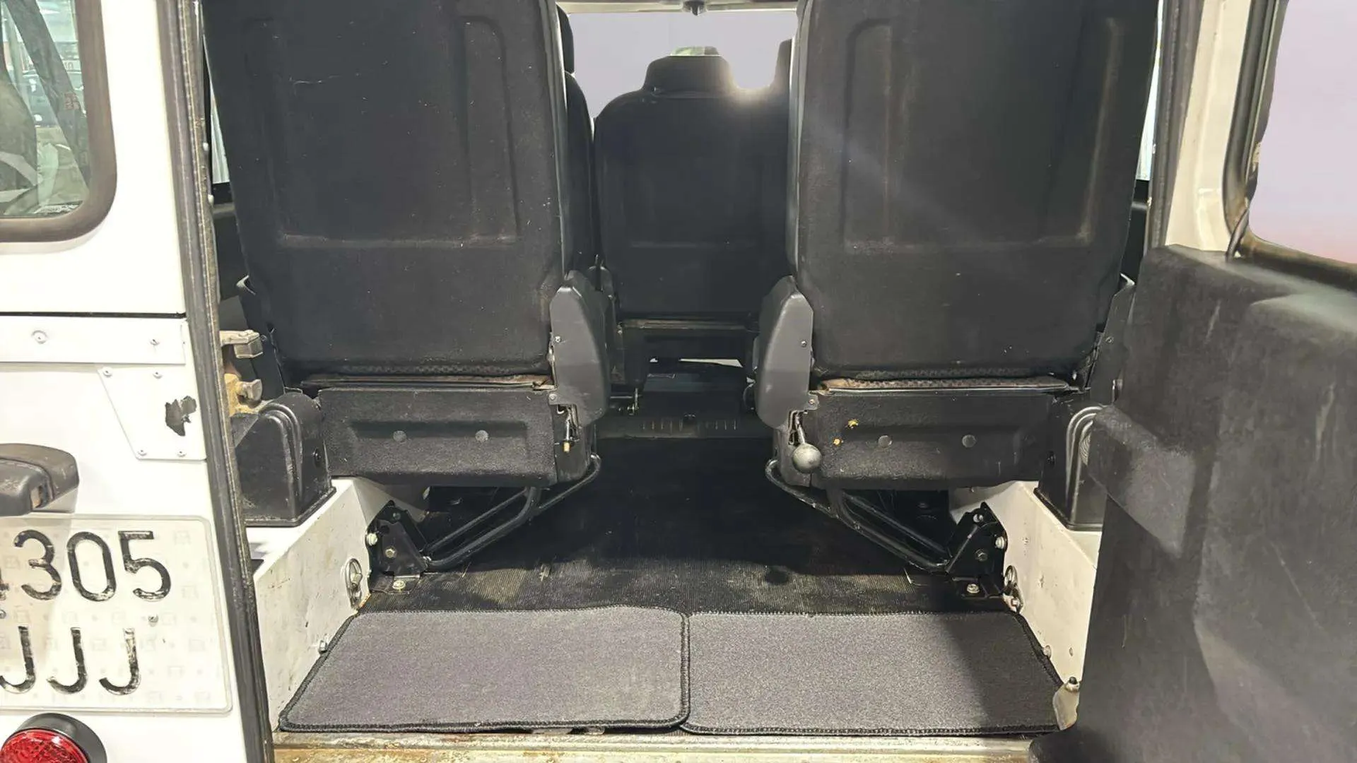 Land Rover Defender 110 SW E - foto 22