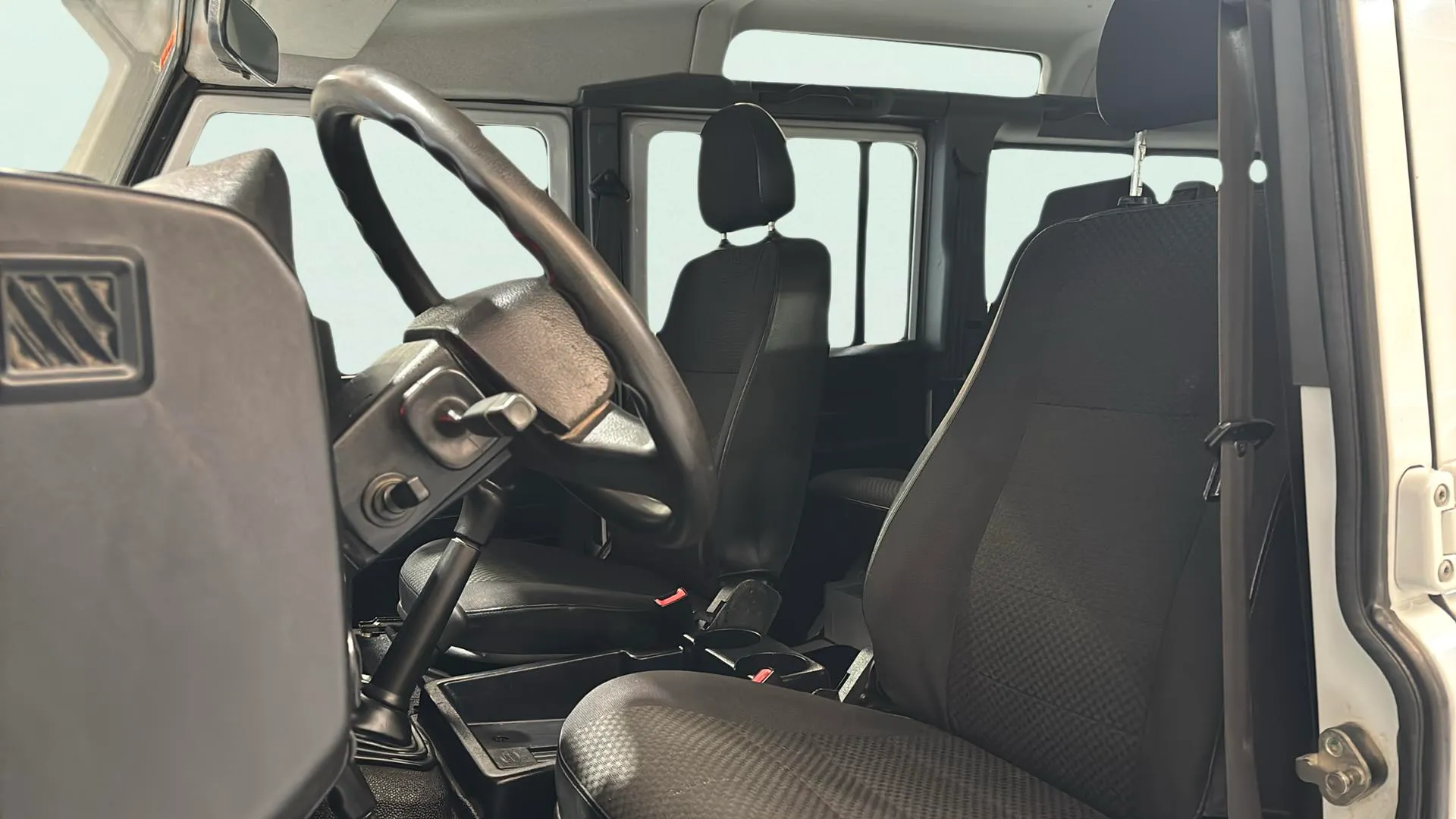 Land Rover Defender 110 SW E - foto 16