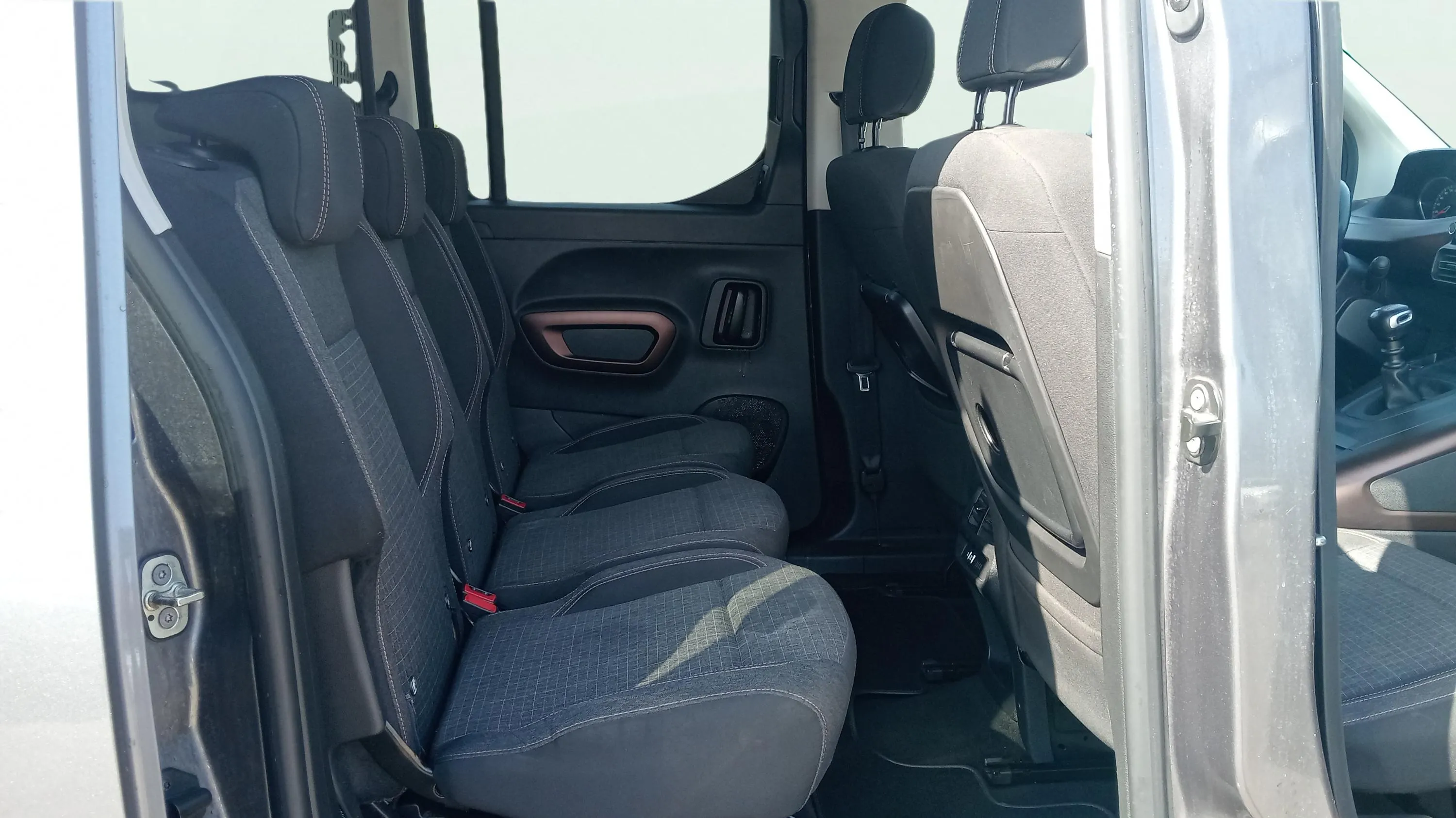 Peugeot Rifter GT BlueHDi 100 - foto 18