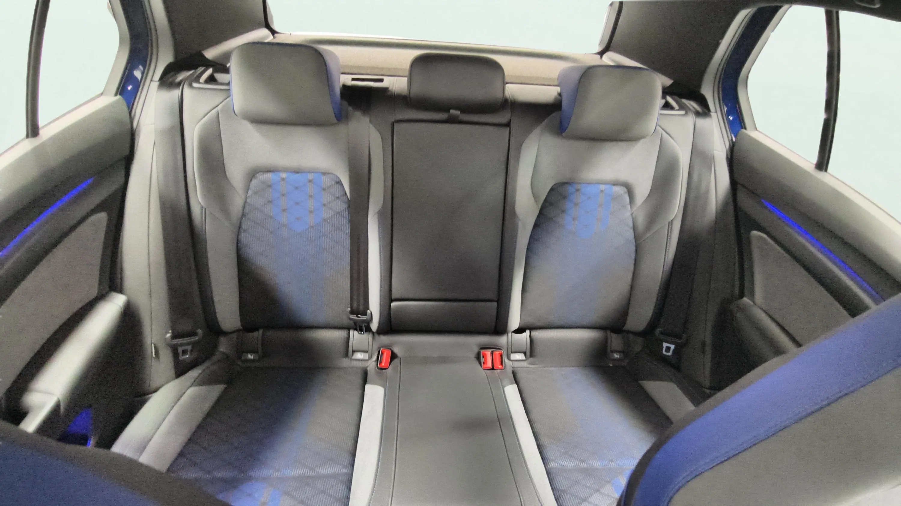 Volkswagen Golf R 2.0 TSI 4Motion DSG - foto 14