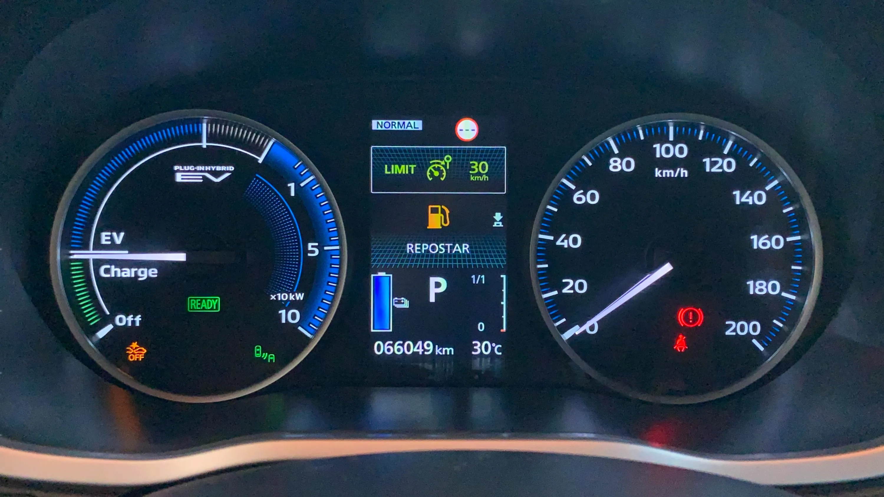 Mitsubishi Eclipse Cross 2.4 PHEV Kaiteki 4WD - foto 23