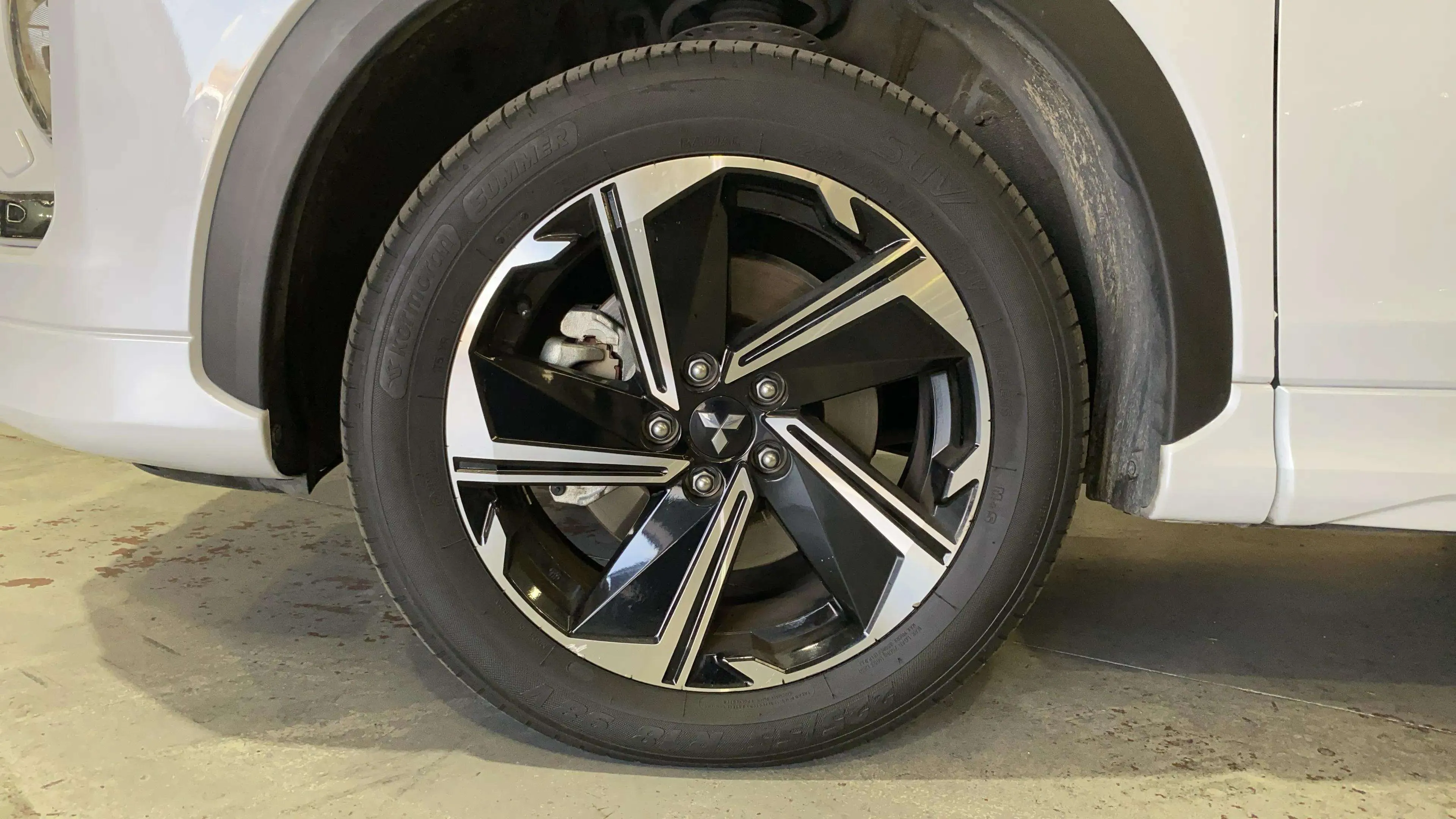 Mitsubishi Eclipse Cross 2.4 PHEV Kaiteki 4WD - foto 35