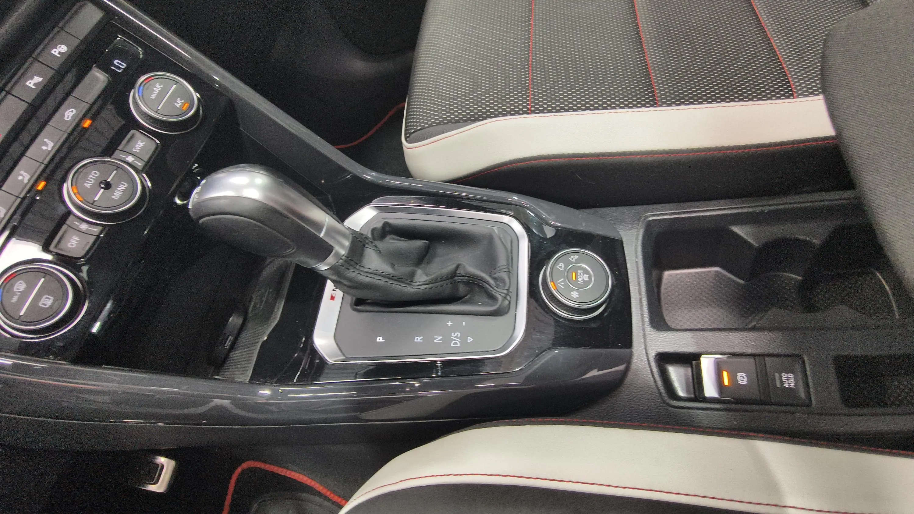 Volkswagen T-Roc Sport 2.0 TSI 4 Motion DSG - foto 19
