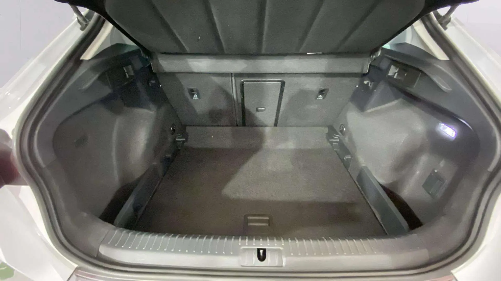 Cupra Formentor 1.5 TSI DSG - foto 21