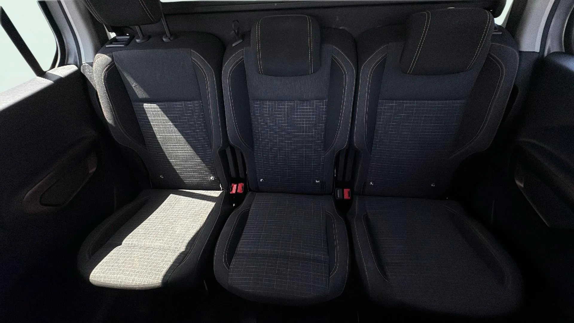 Peugeot Rifter Allure BlueHDi 100 - foto 20