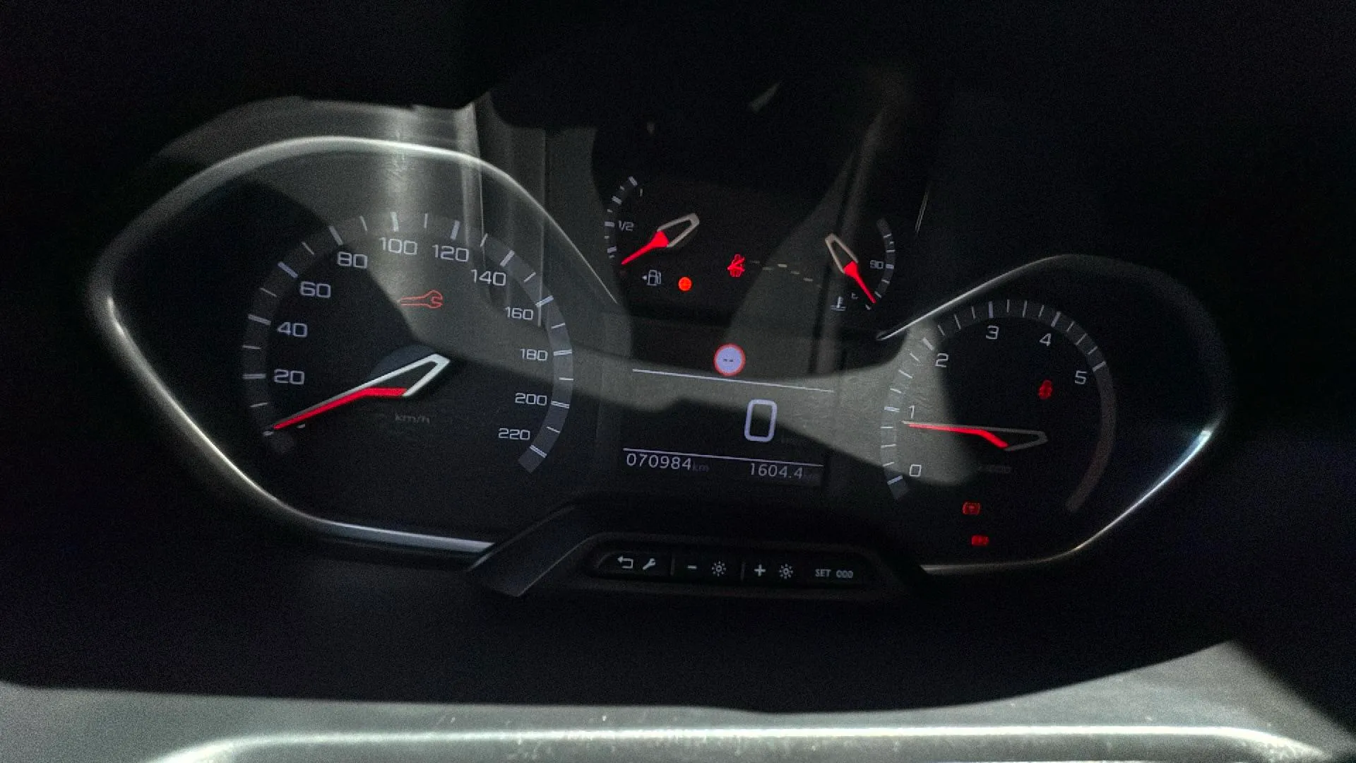 Peugeot Rifter Allure BlueHDi 100 - foto 16