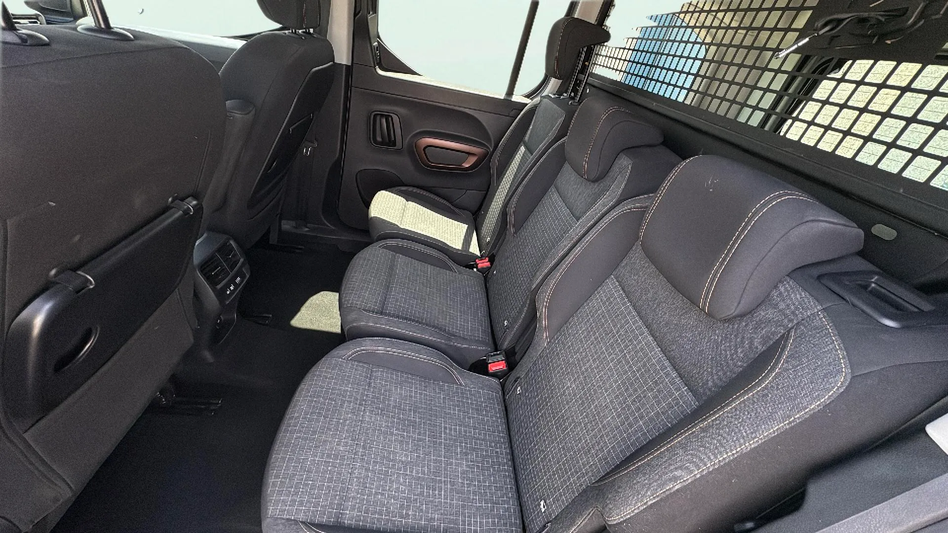 Peugeot Rifter Allure BlueHDi 100 - foto 19