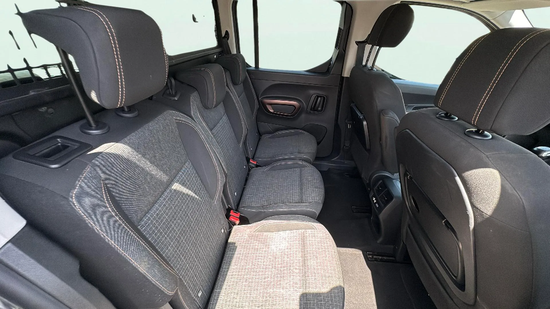 Peugeot Rifter Allure BlueHDi 100 - foto 21