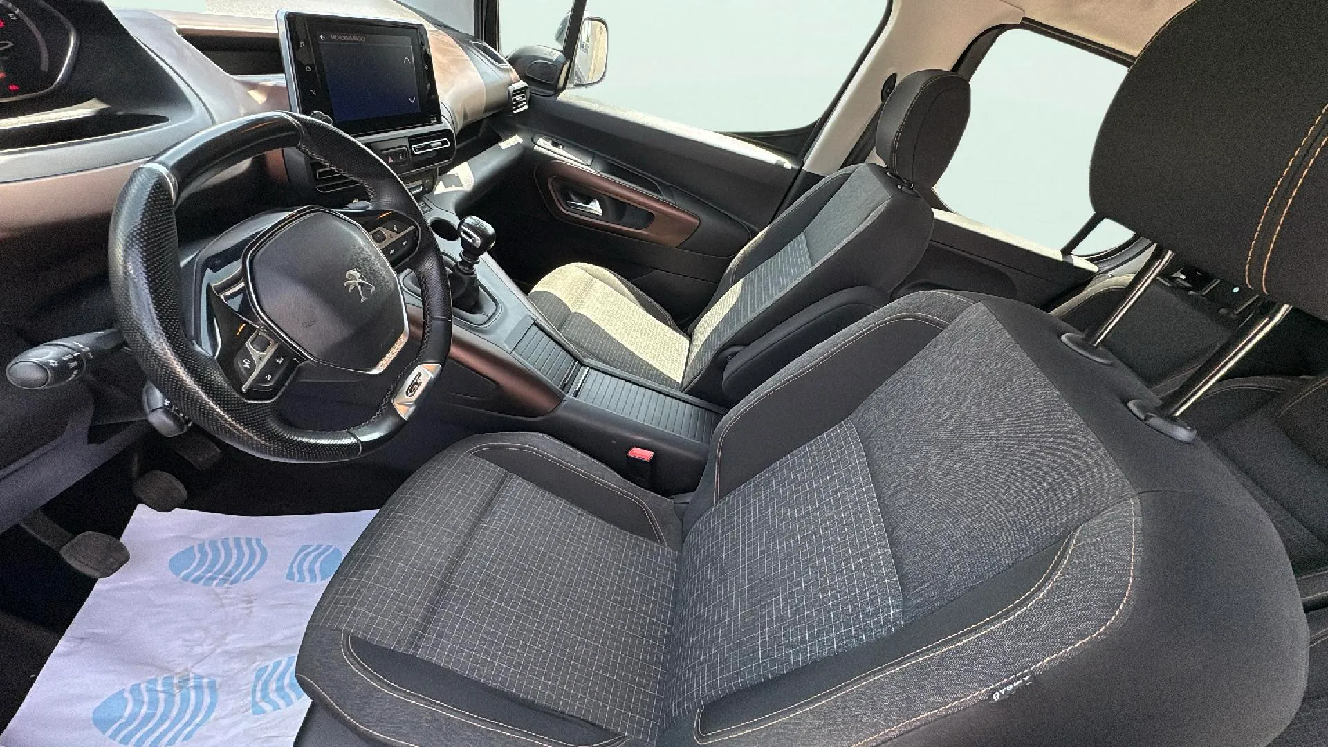 Peugeot Rifter Allure BlueHDi 100 - foto 17