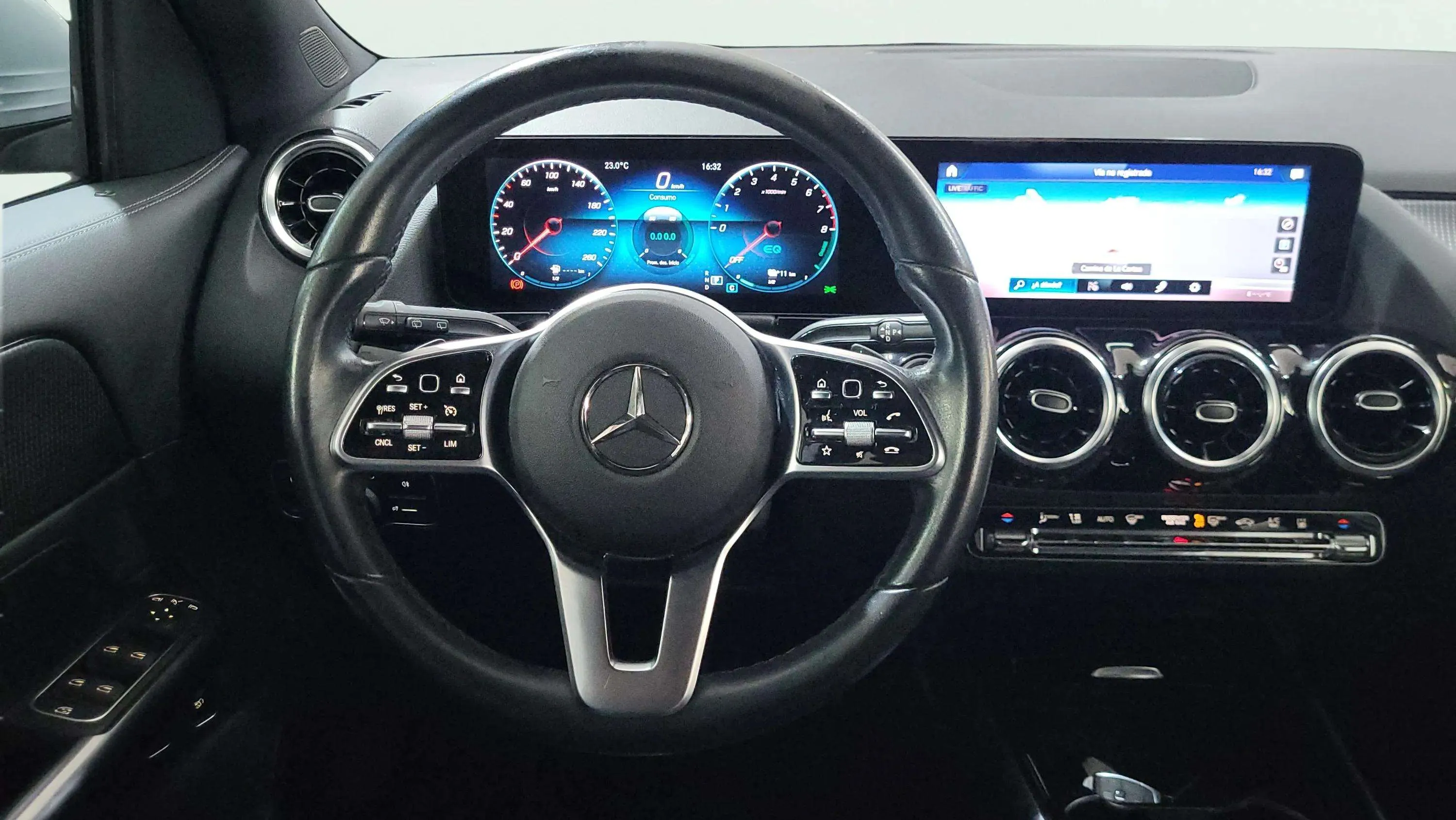 Mercedes-Benz GLA 250 e - foto 14