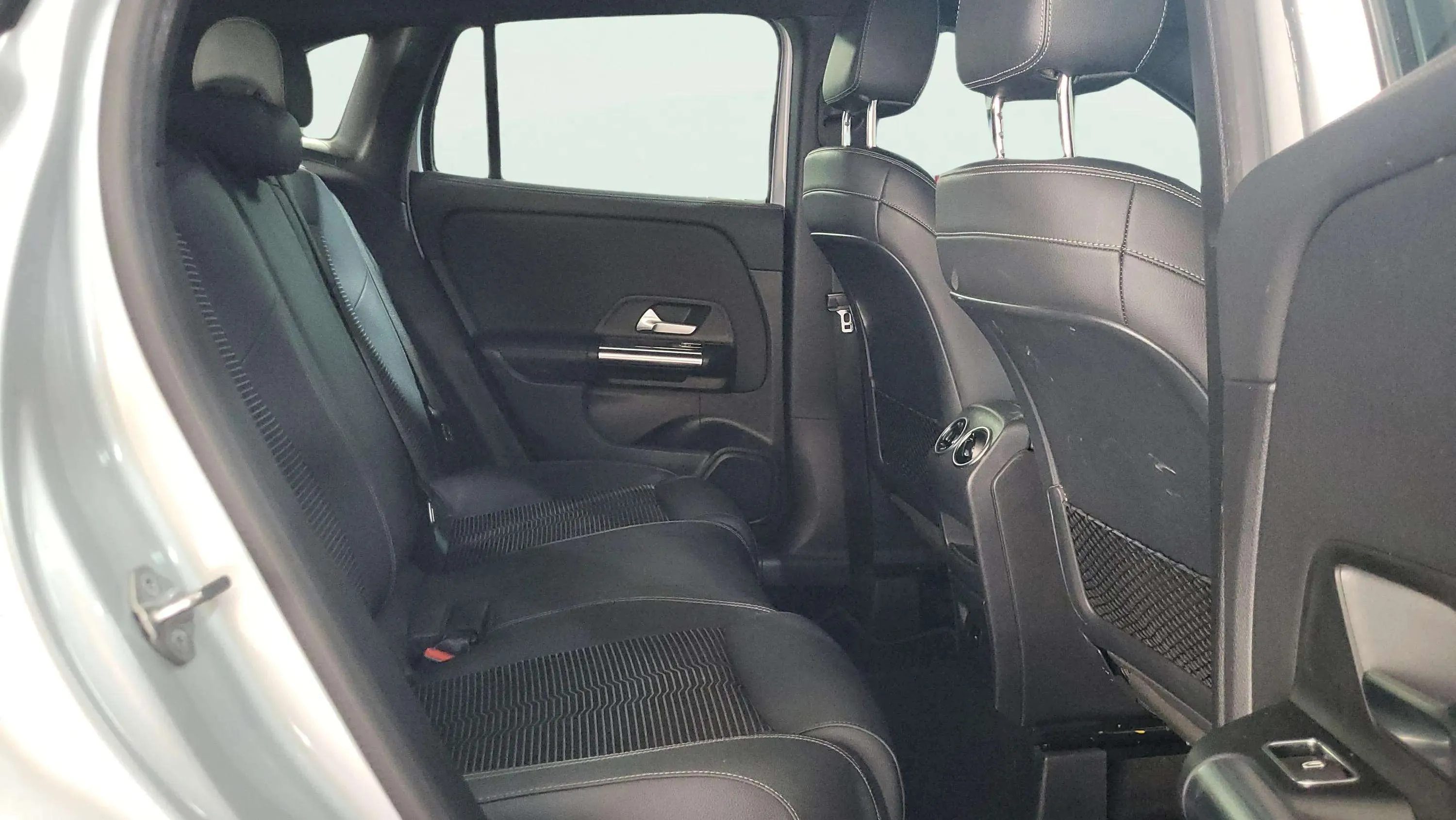 Mercedes-Benz GLA 250 e - foto 10
