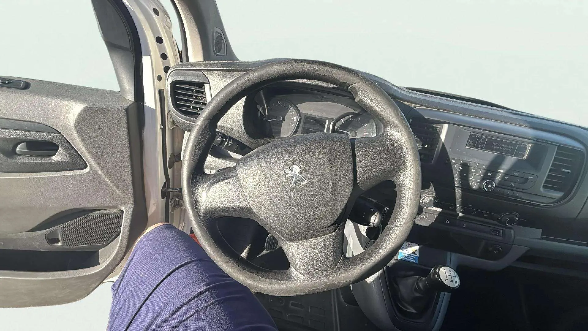 Peugeot Expert furgon pro BlueHDi 95 Compact - foto 17