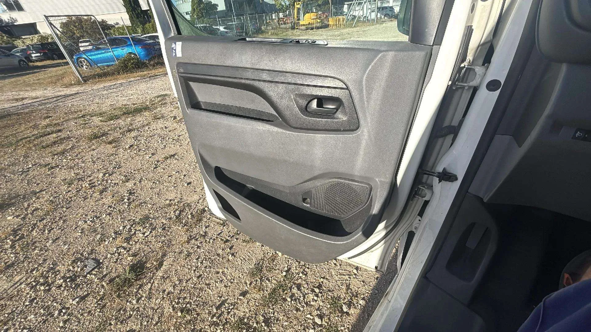 Peugeot Expert furgon pro BlueHDi 95 Compact - foto 22