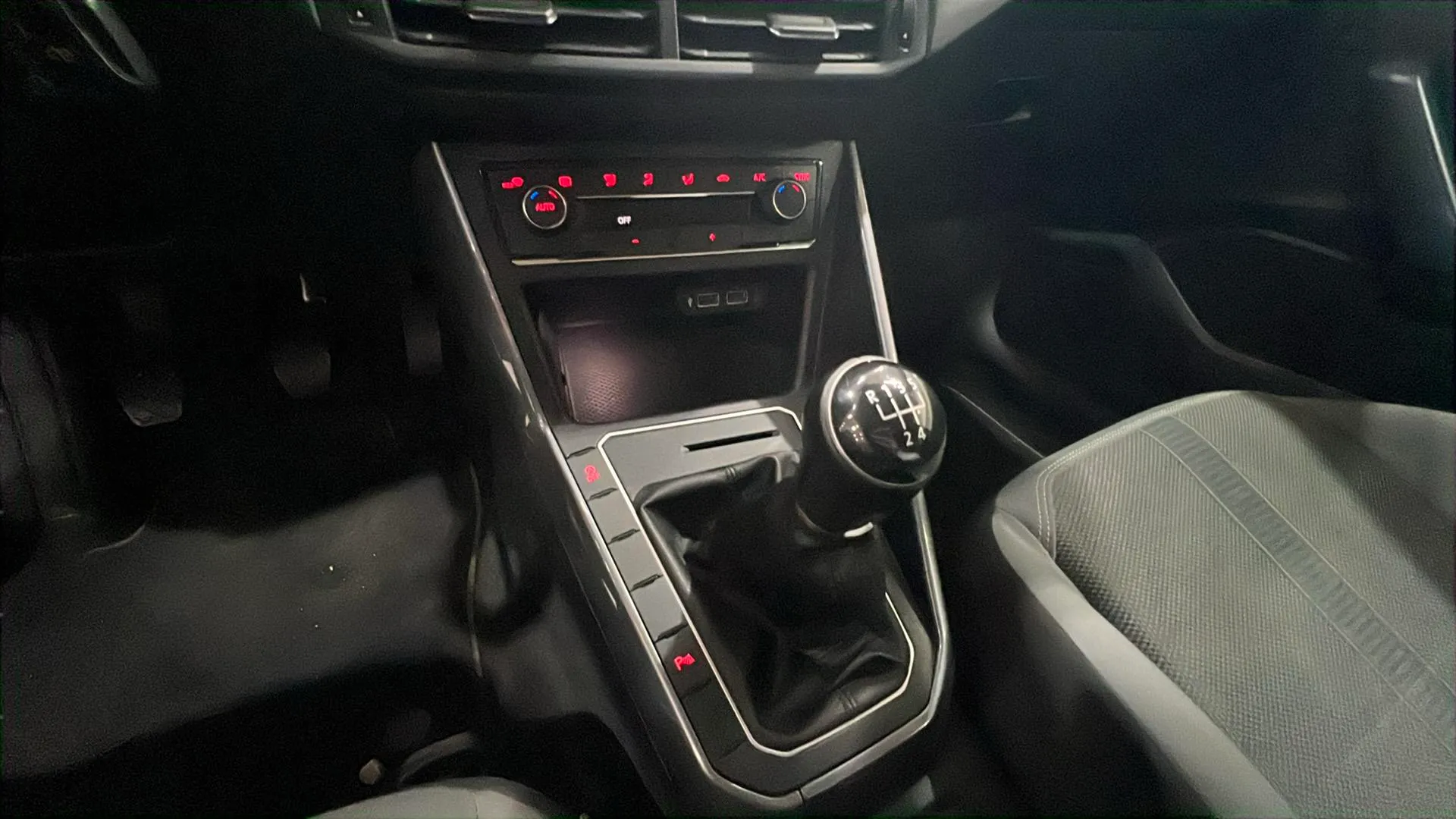 Volkswagen Polo Sport 1.0 TSI - foto 25