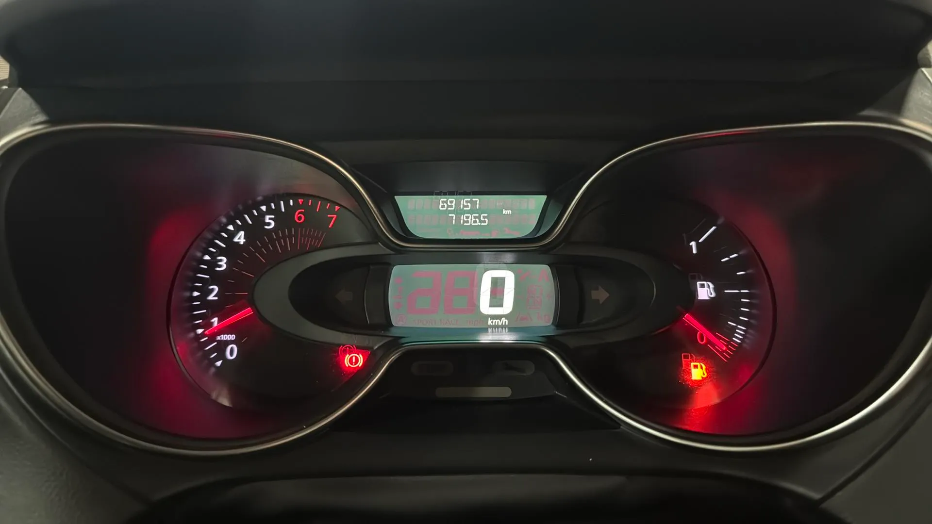 Renault Captur Zen TCe GPF - foto 12