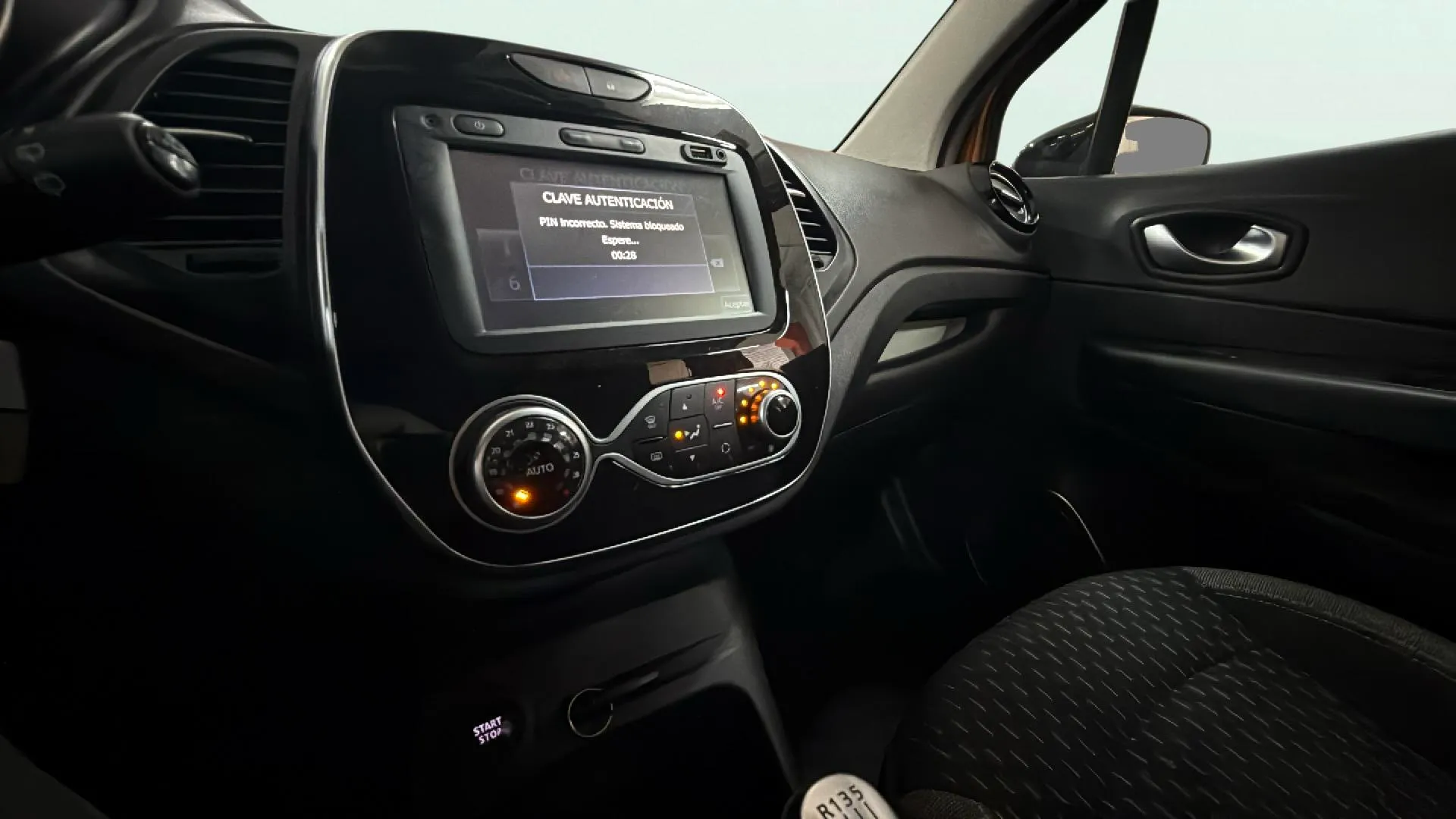 Renault Captur Zen TCe GPF - foto 13