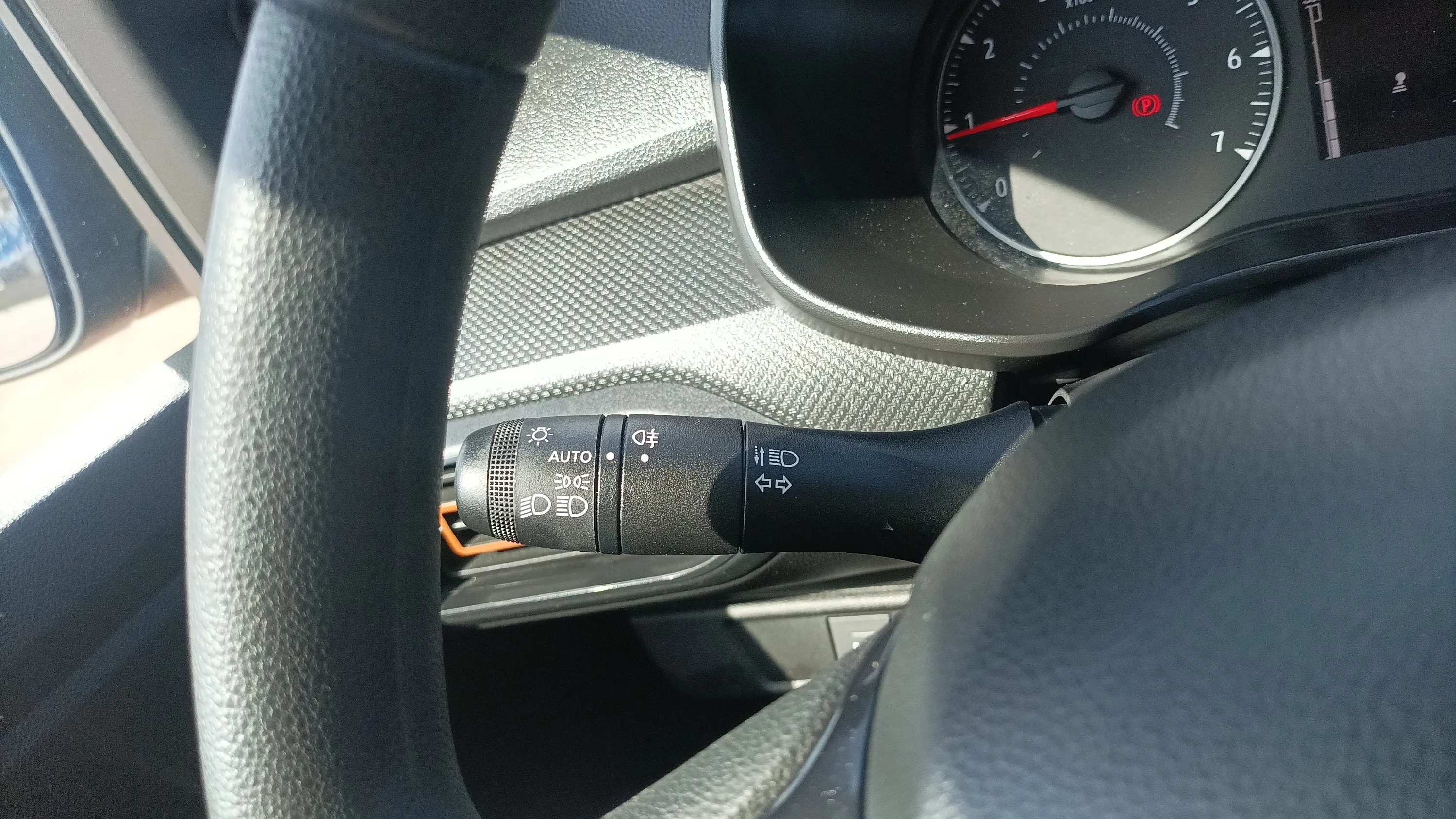 Dacia Sandero Essential TCe - foto 15