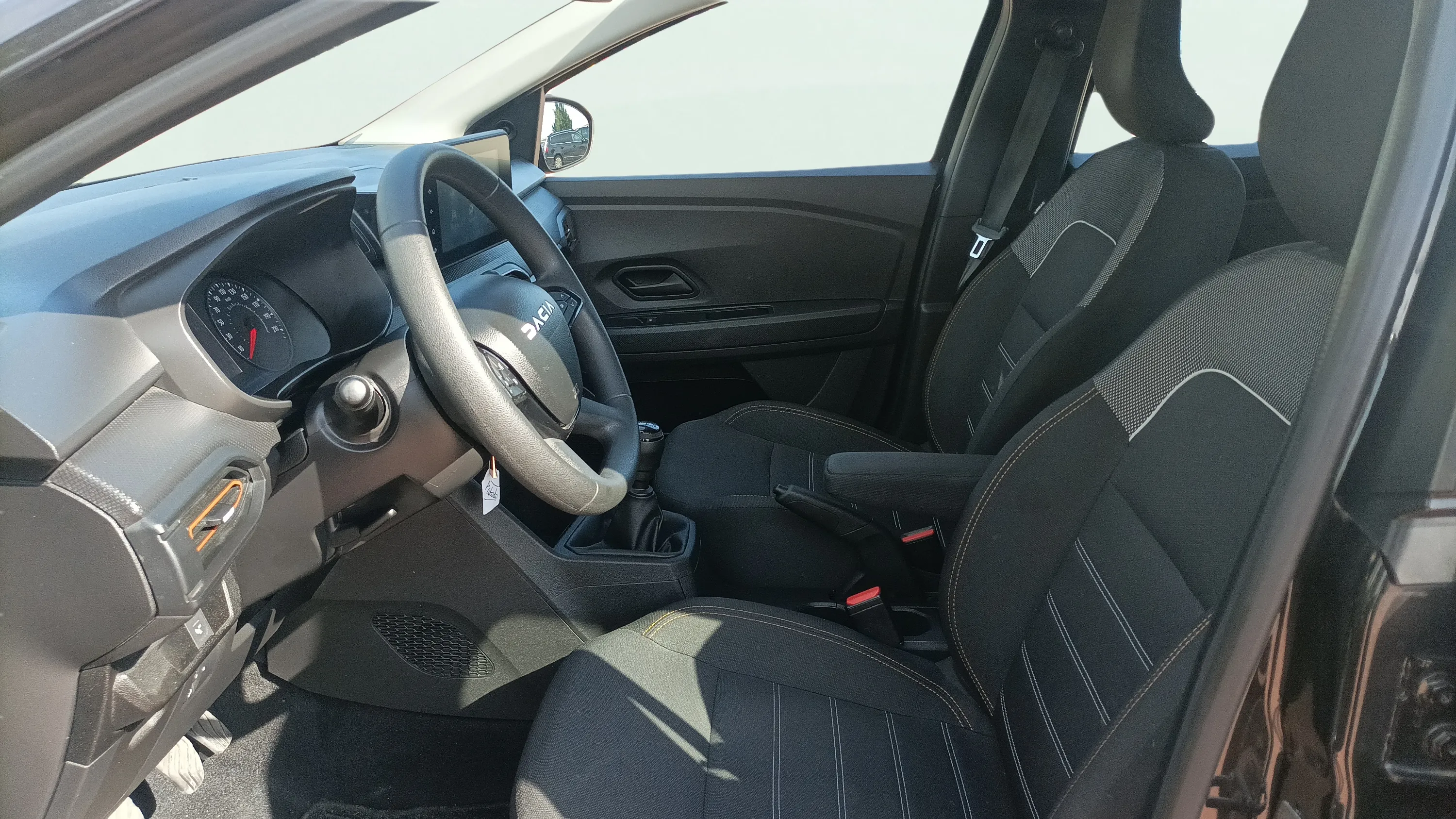 Dacia Sandero Essential TCe - foto 12