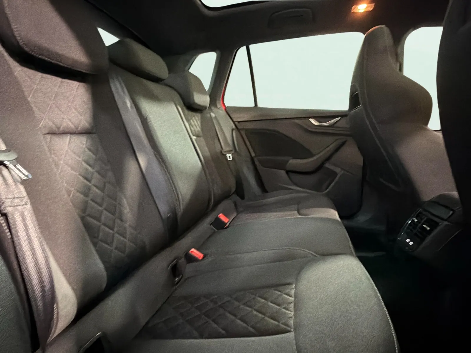 Škoda Kamiq 1.5 TSI DSG Selection - foto 17