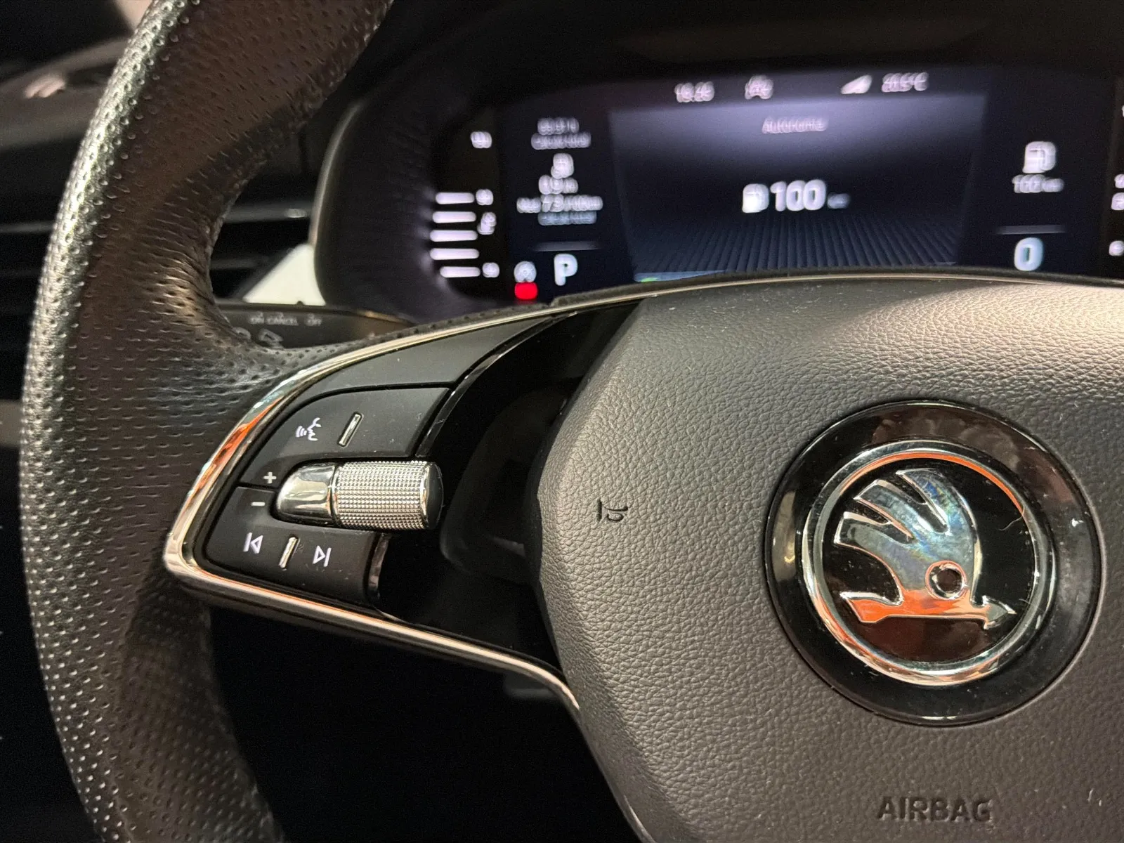 Škoda Kamiq 1.0 TSI DSG Scout - foto 8