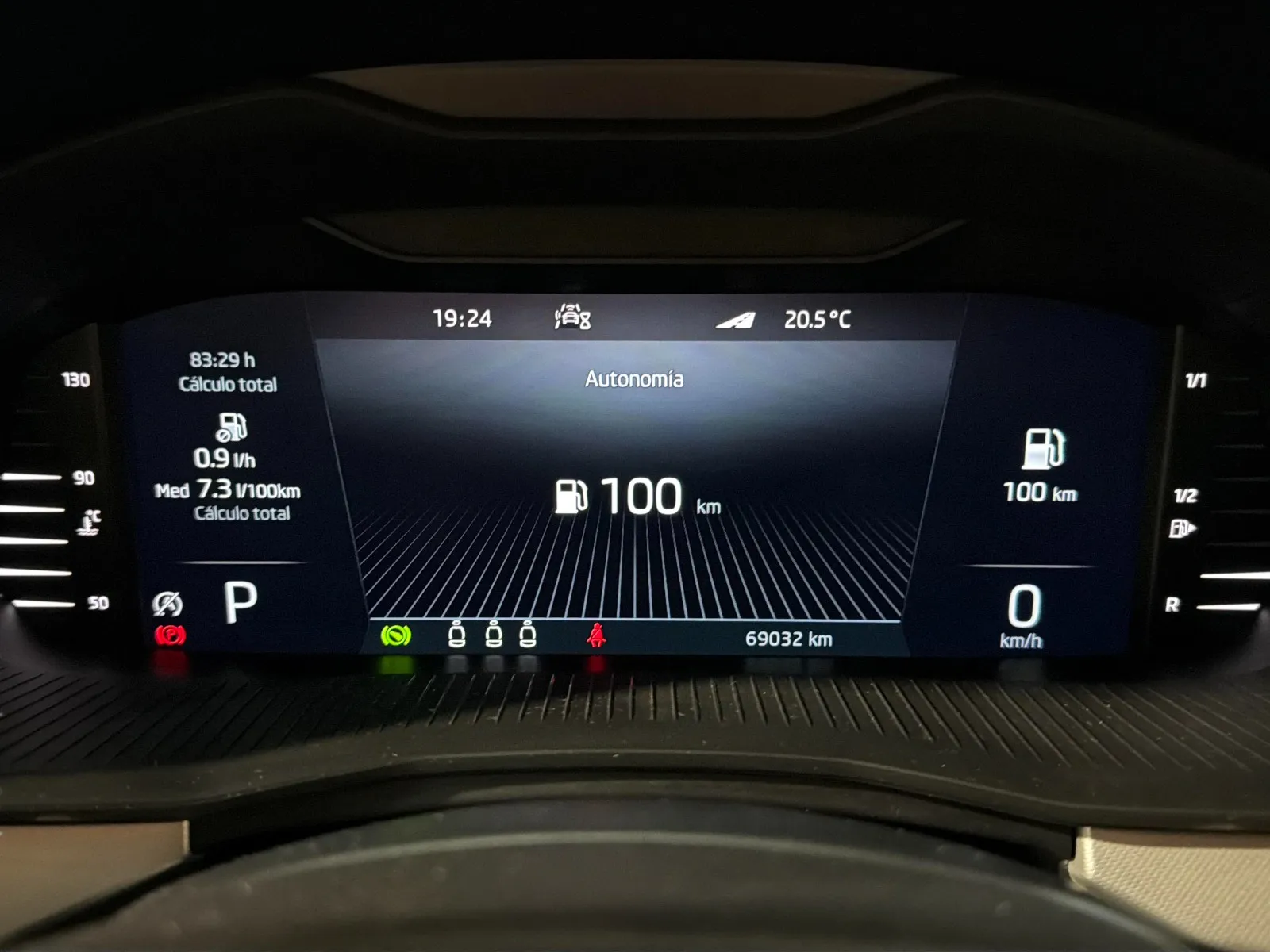 Škoda Kamiq 1.0 TSI DSG Scout - foto 10