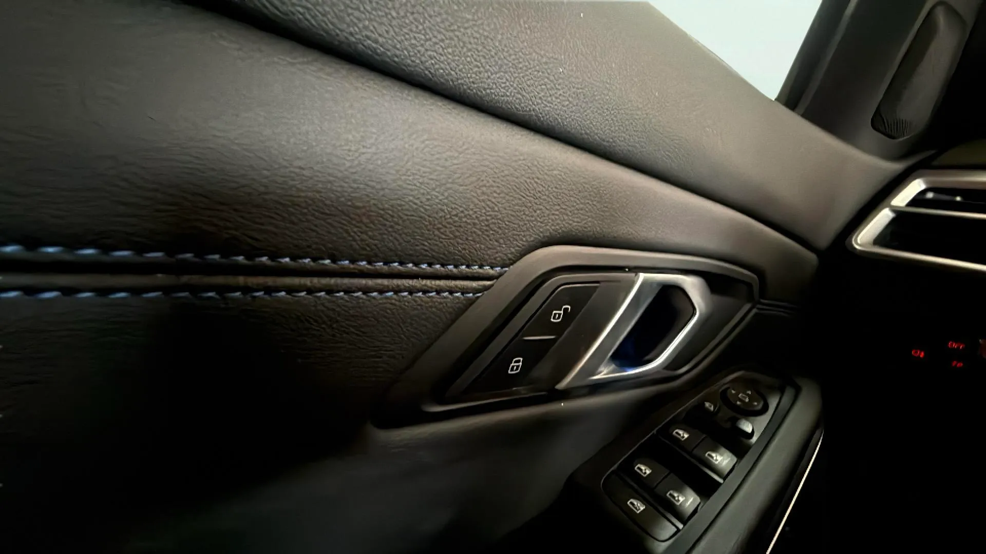 BMW Serie 3 318d - foto 17