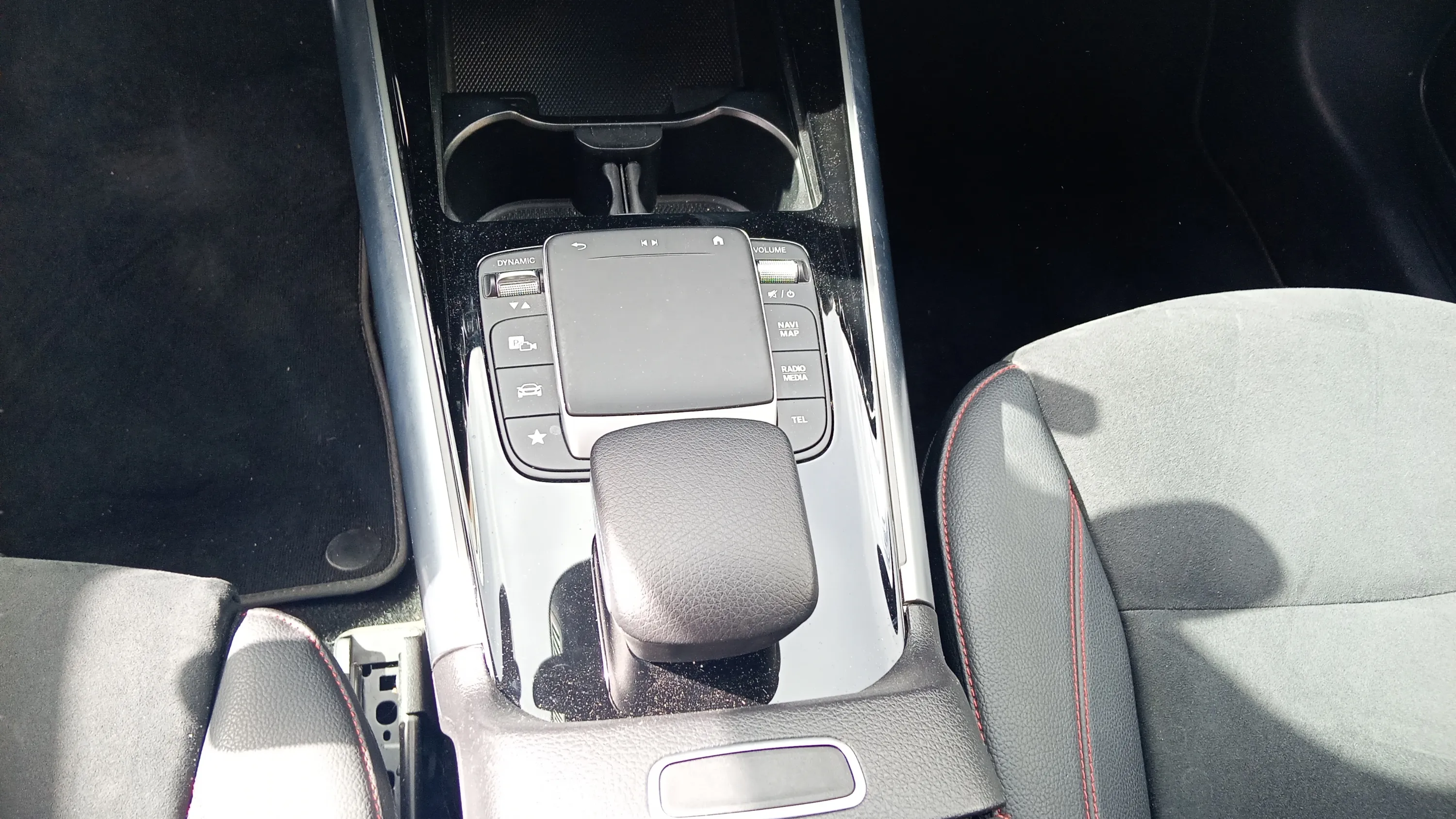 Mercedes-Benz GLA 200 - foto 20
