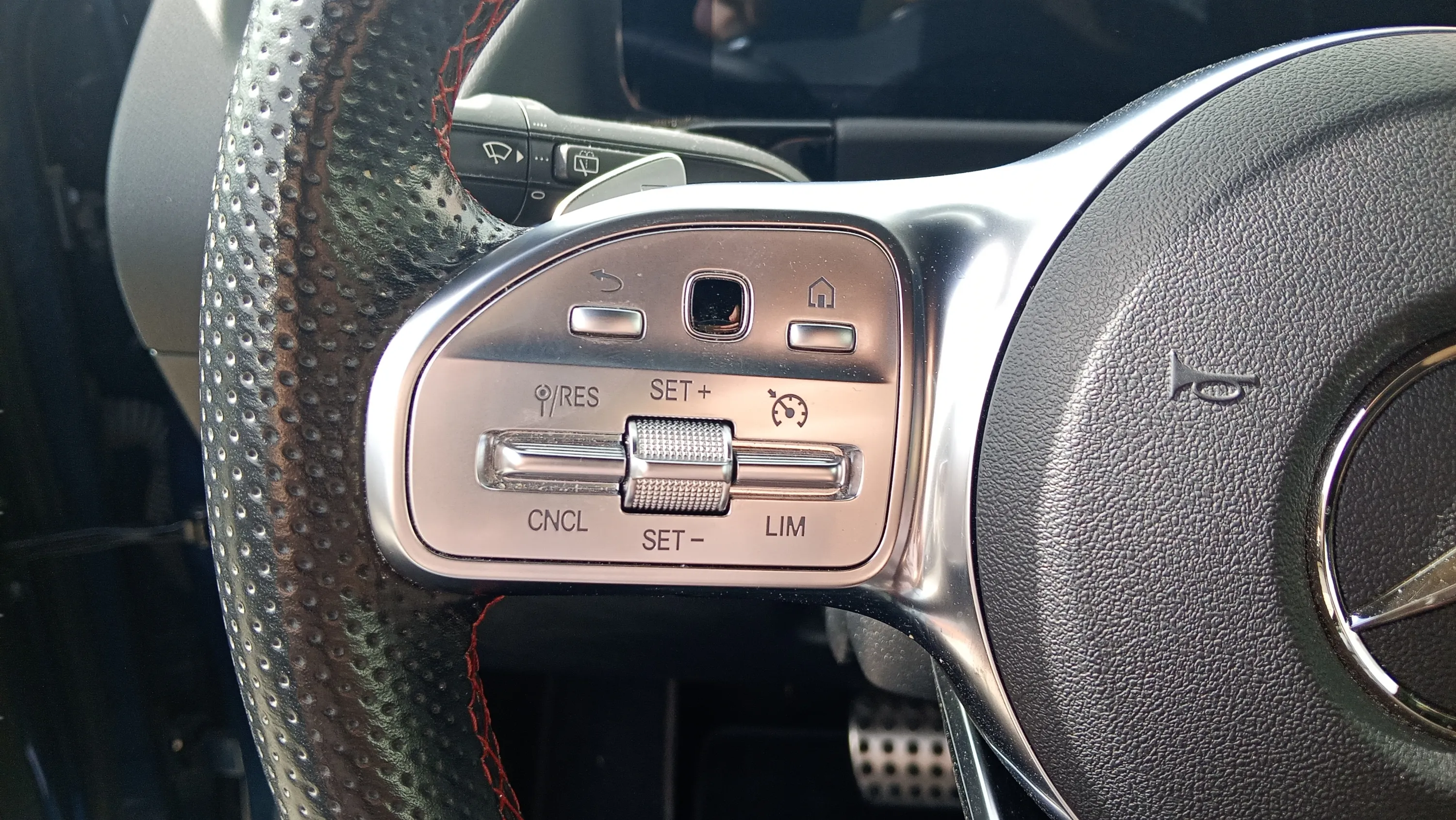 Mercedes-Benz GLA 200 - foto 18