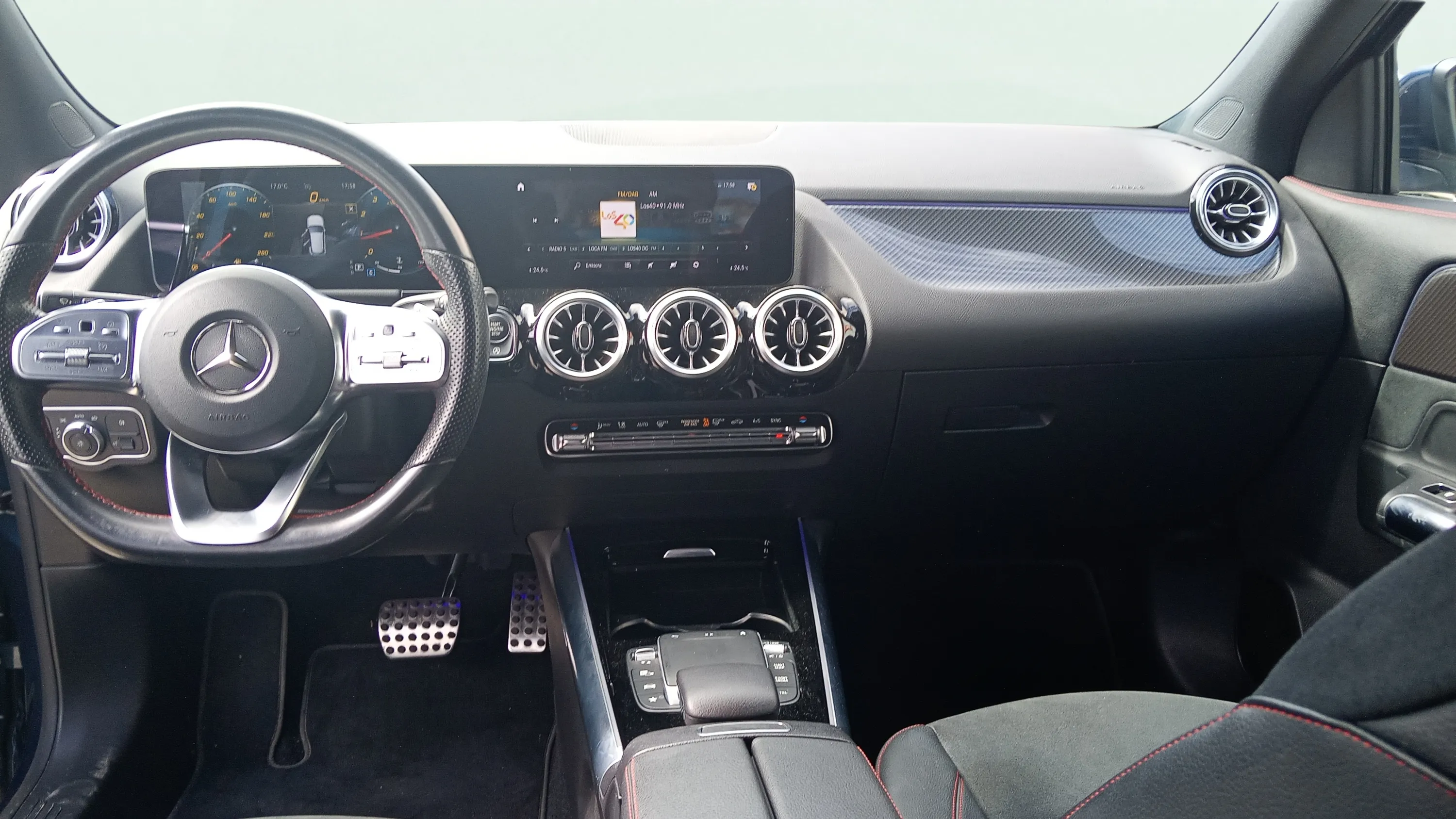 Mercedes-Benz GLA 200 - foto 10
